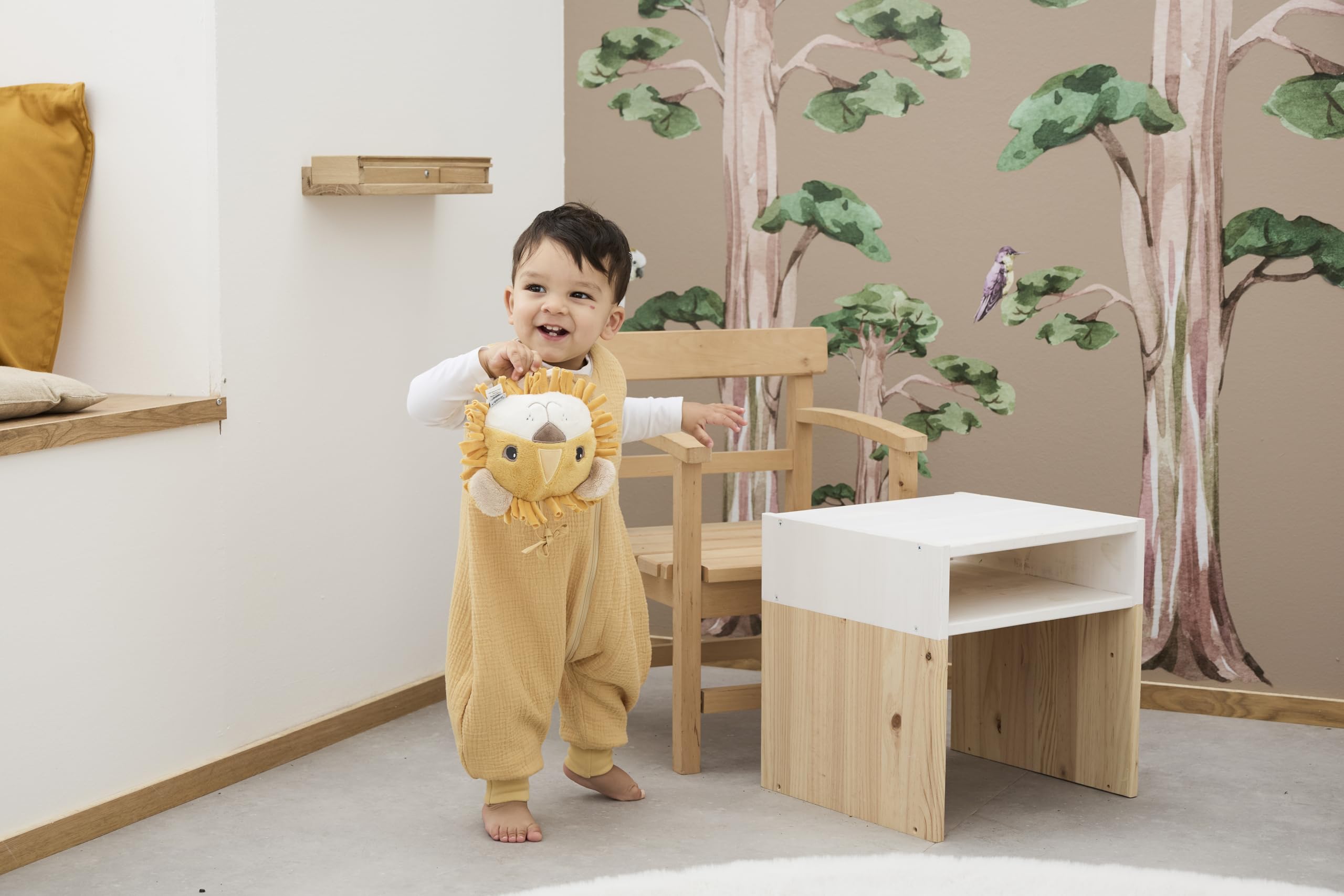 Sterntaler Schlafsack mit Beinen 92/98 Giraffe & Löwe – Musselin, Feinfrottee-Futter – Stulpen an Beinen – Zwei-Wege-Reißverschluss für einfaches Wickeln - 1,00 TOG – Baby Kleinkind Schlafsack, ocker