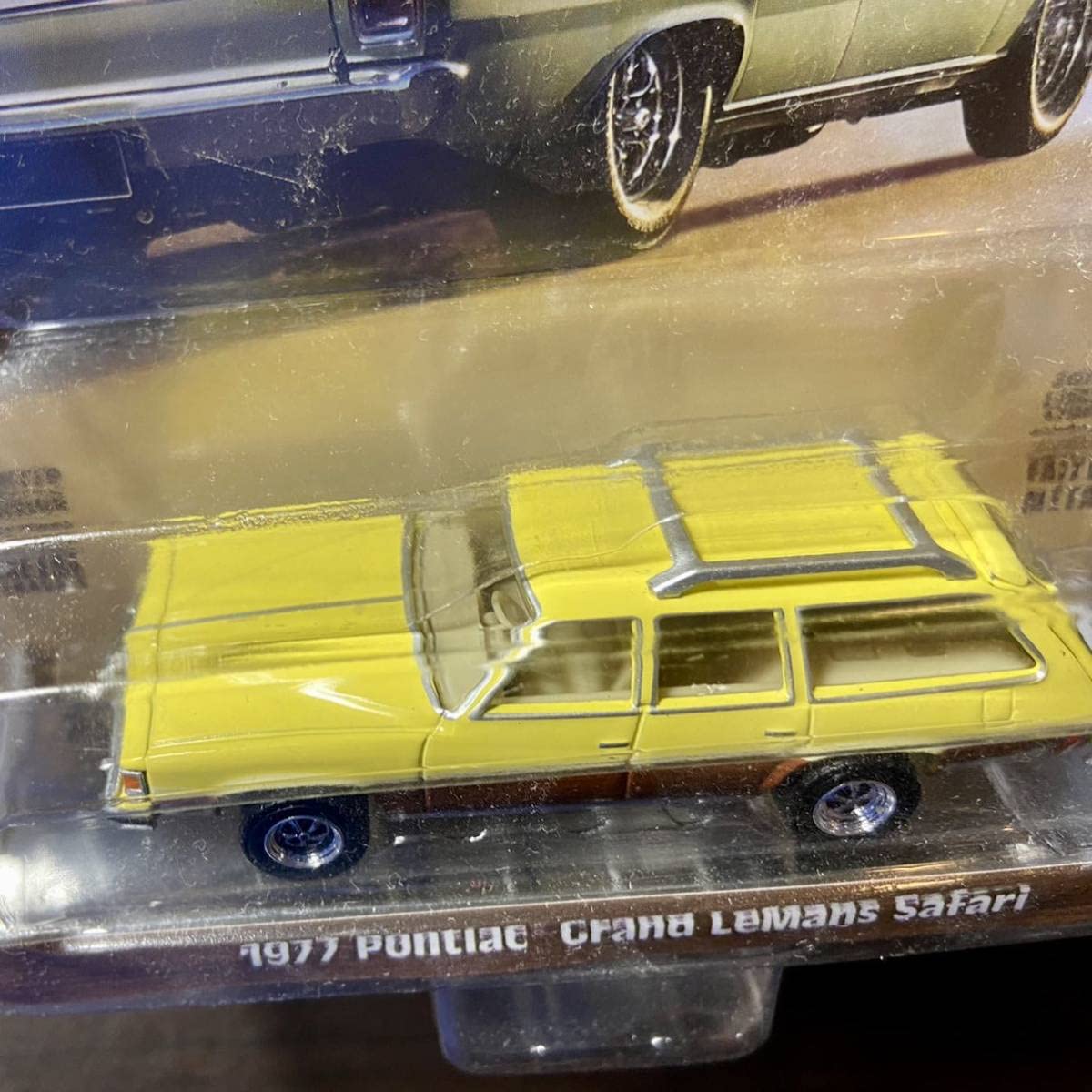 Amazon | 1977 ボンティアック グランドルマン サファリ 1/64 グリーン