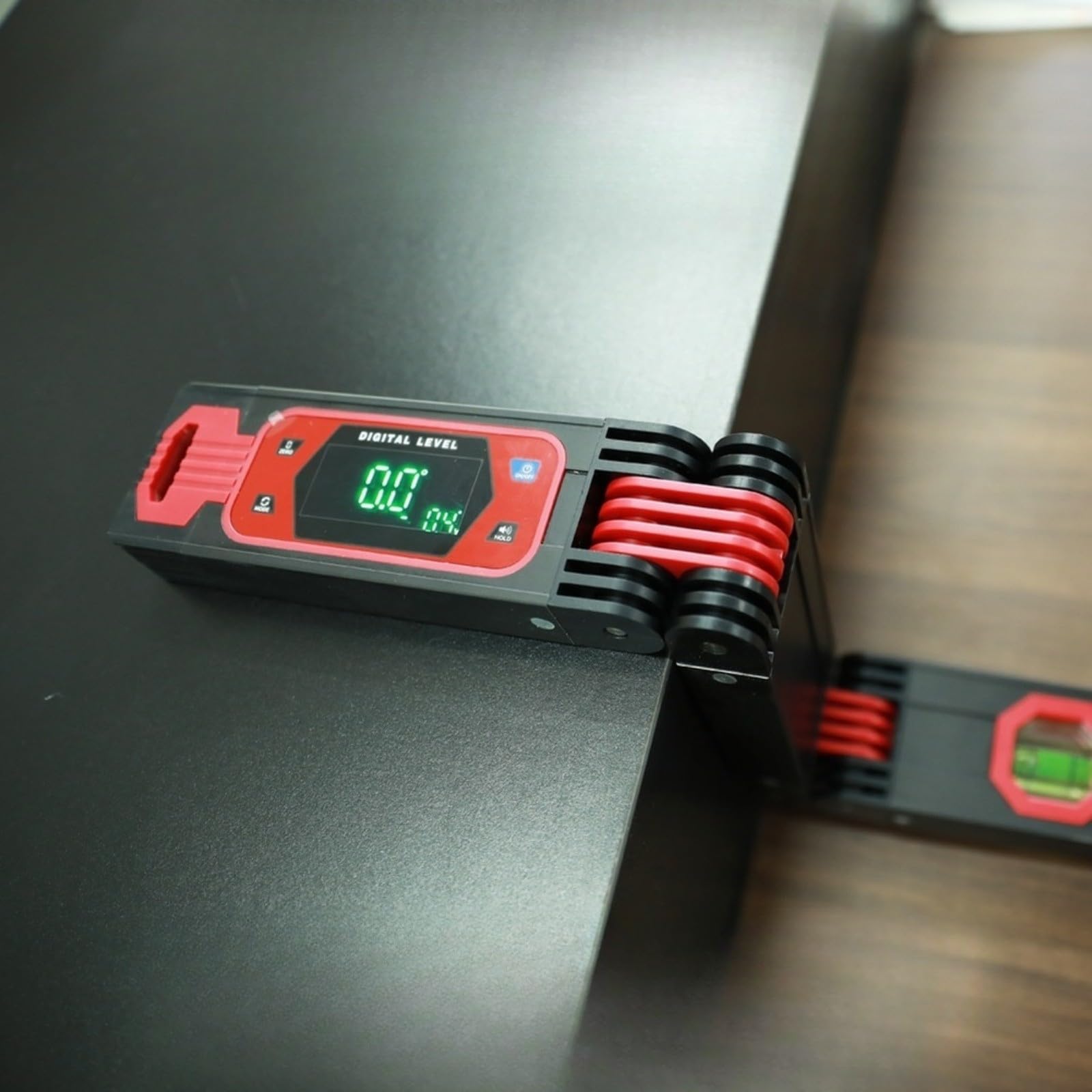 KiraKira Trójskładany cyfrowy inklinometr z silnym magnesem, czujnik kąta X/Y ° 60° i ekran LED do obróbki drewna, czerwony