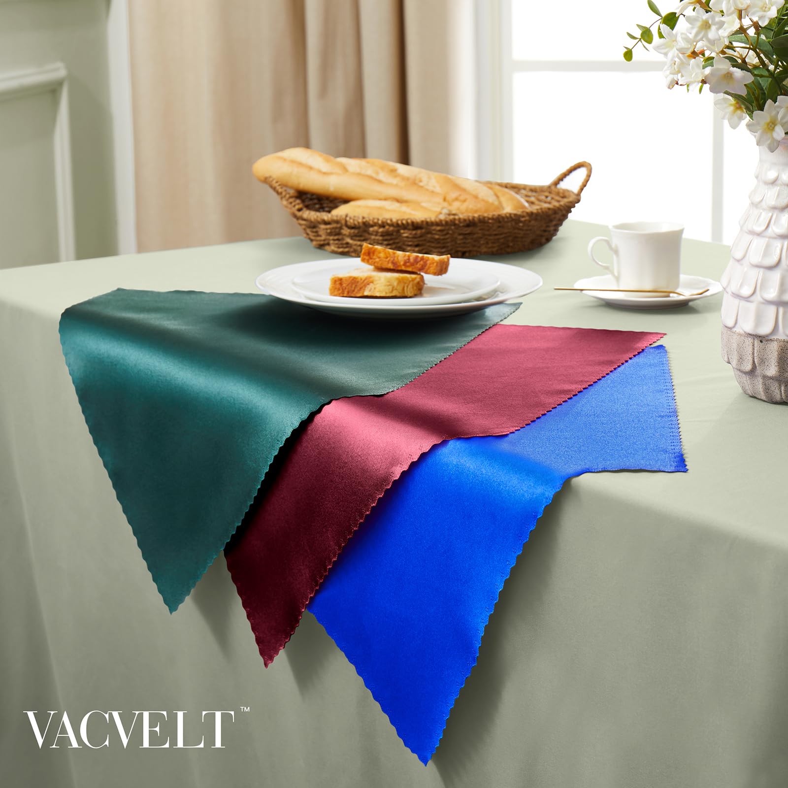 VACVELT Satin-Servietten, gewellt, 43,2 x 43,2 cm, Burgunderrot, 100 Stück | Gebogener Blumenrand mit seidig glatter Oberfläche, nahtloses Design, maschinenwaschbar, knitter- und lichtbeständig
