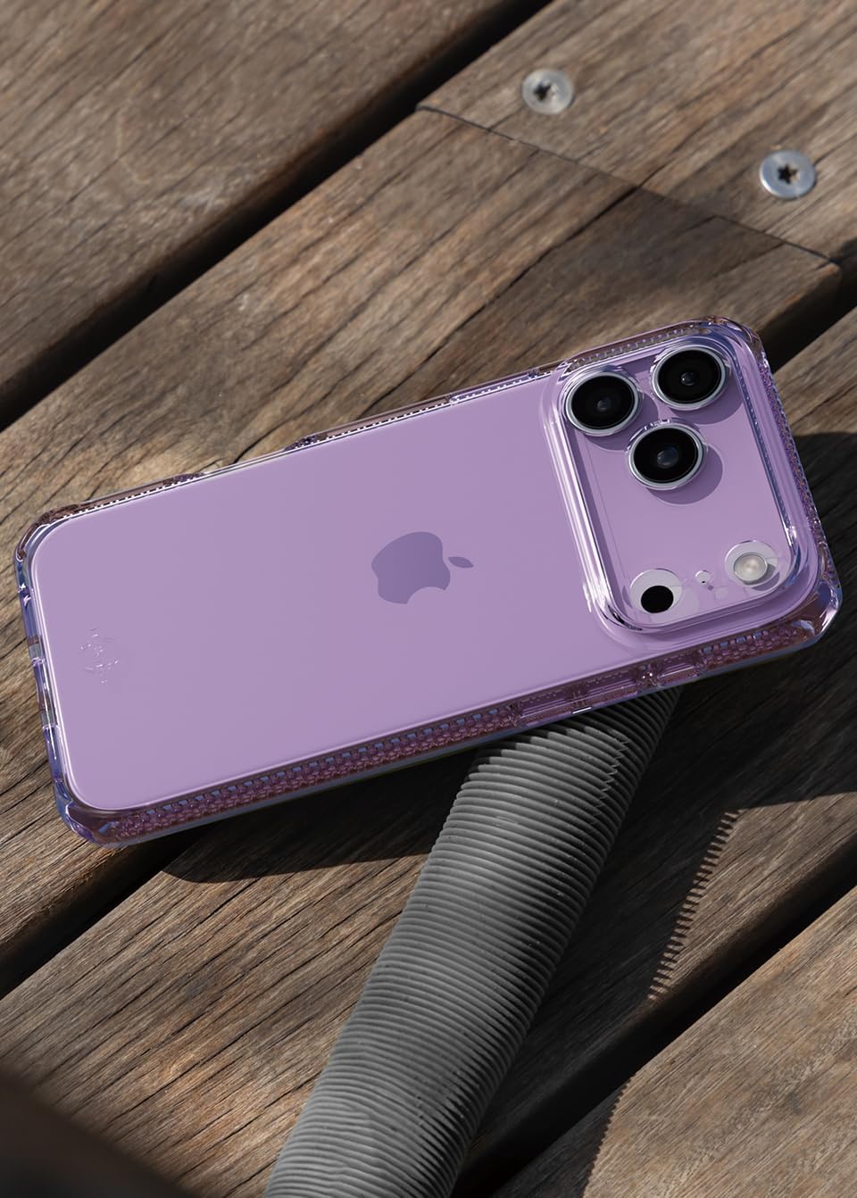 ITSKINS Spectrum R // Clear Protective Phone Case for iPhone 17 Pro, Anti-Yellowing, Shockproof Cover, and Military Grade Protective Phone Case - Transparent