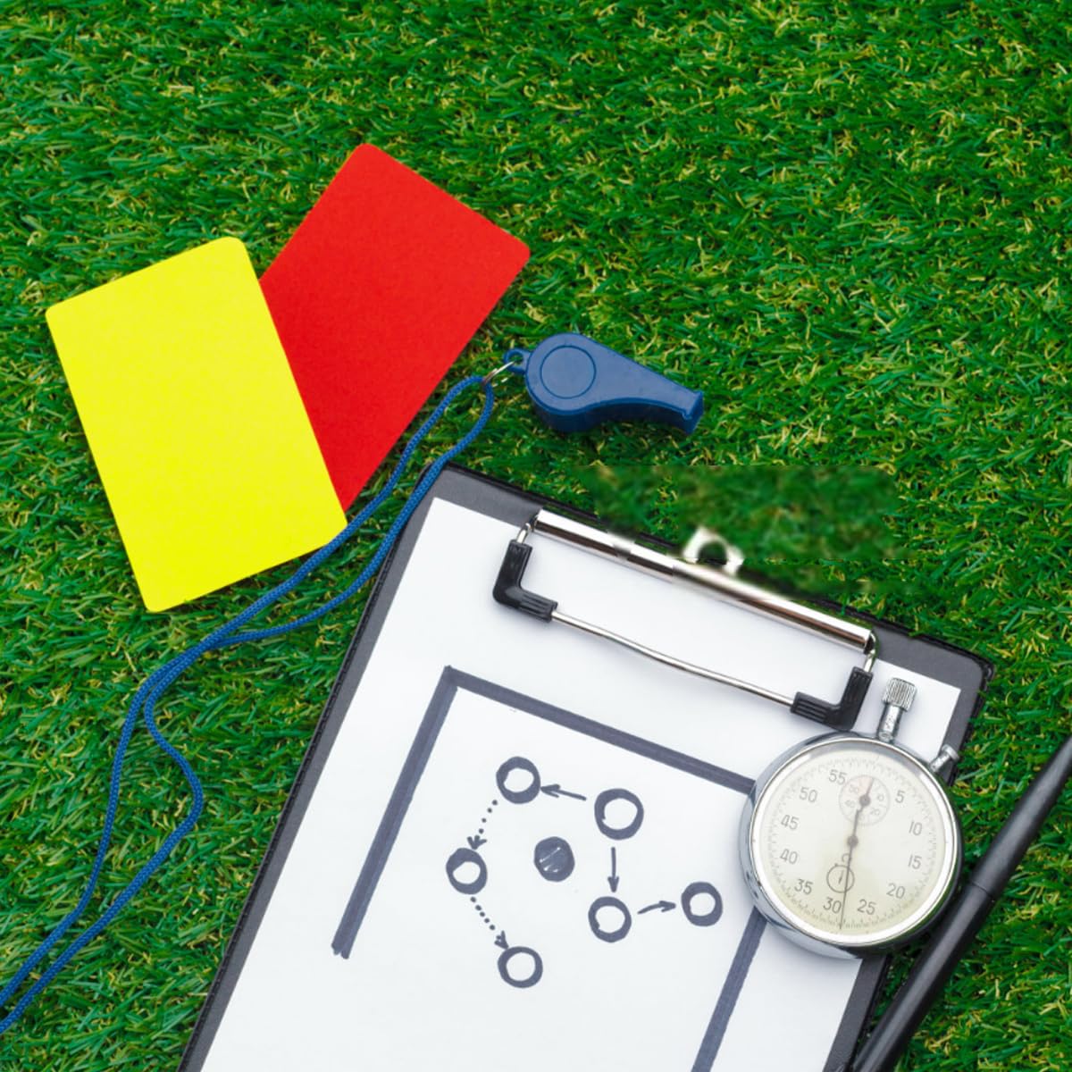 Locatiesymbool Stripfiguur Als Een Voetbalscheidsrechter Die Een Gele Kaart Geeft 152558 83708