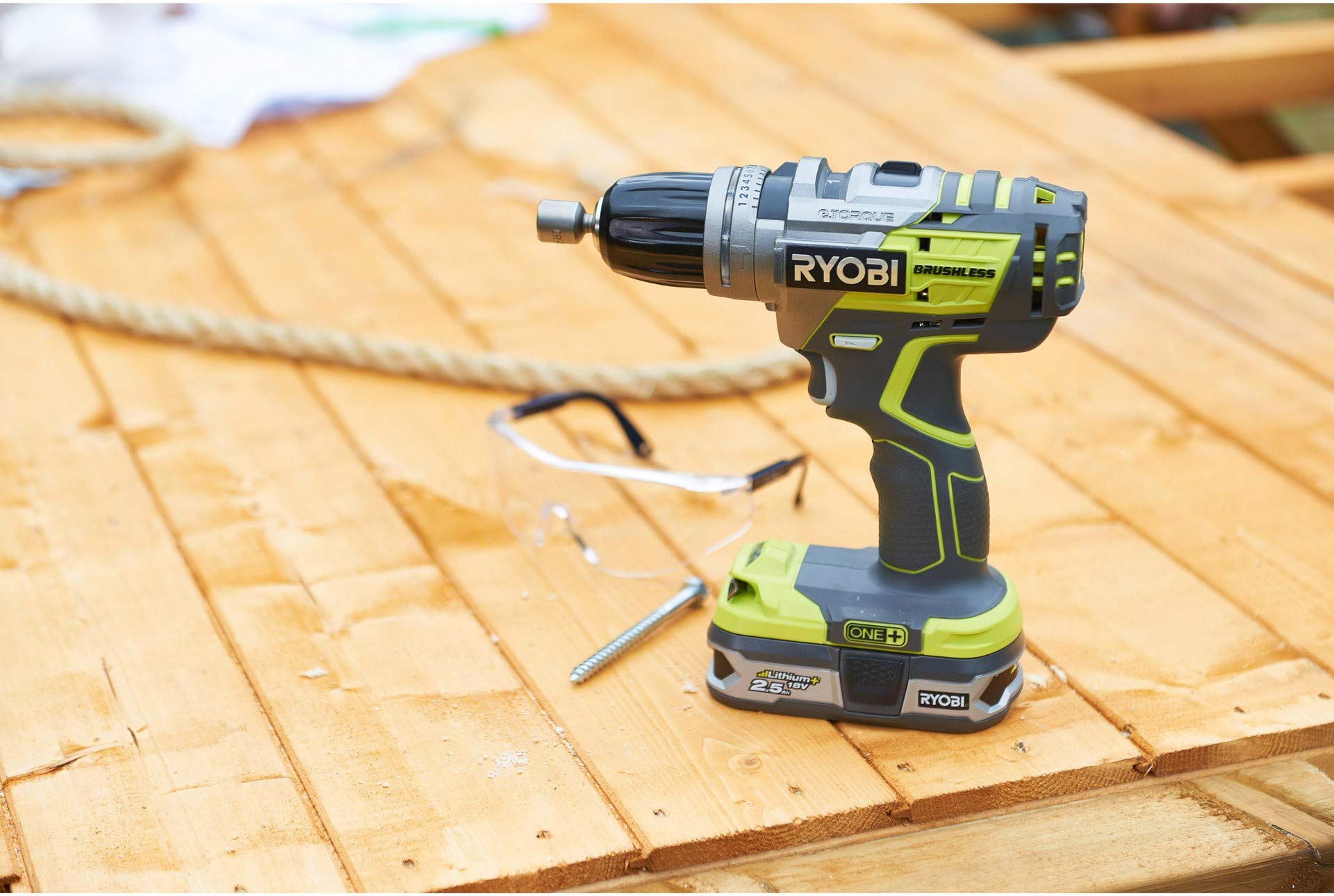 RYOBI - Perceuse a percussion Brushless 18V ONE + - 85 Nm - mandrin métal 13 mm - 2 baterie 5 Ah & 2 Ah, ładowanie, sac -