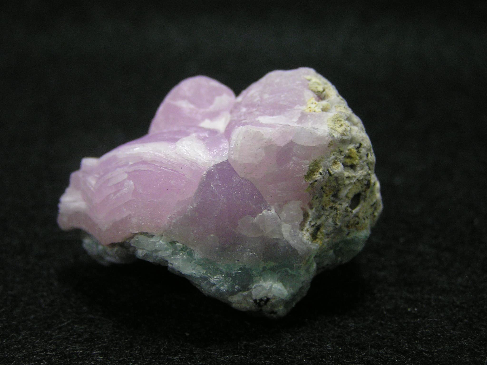 Amazon.co.jp: ピンク スミソナイト（菱亜鉛鉱）原石 パワーストーン