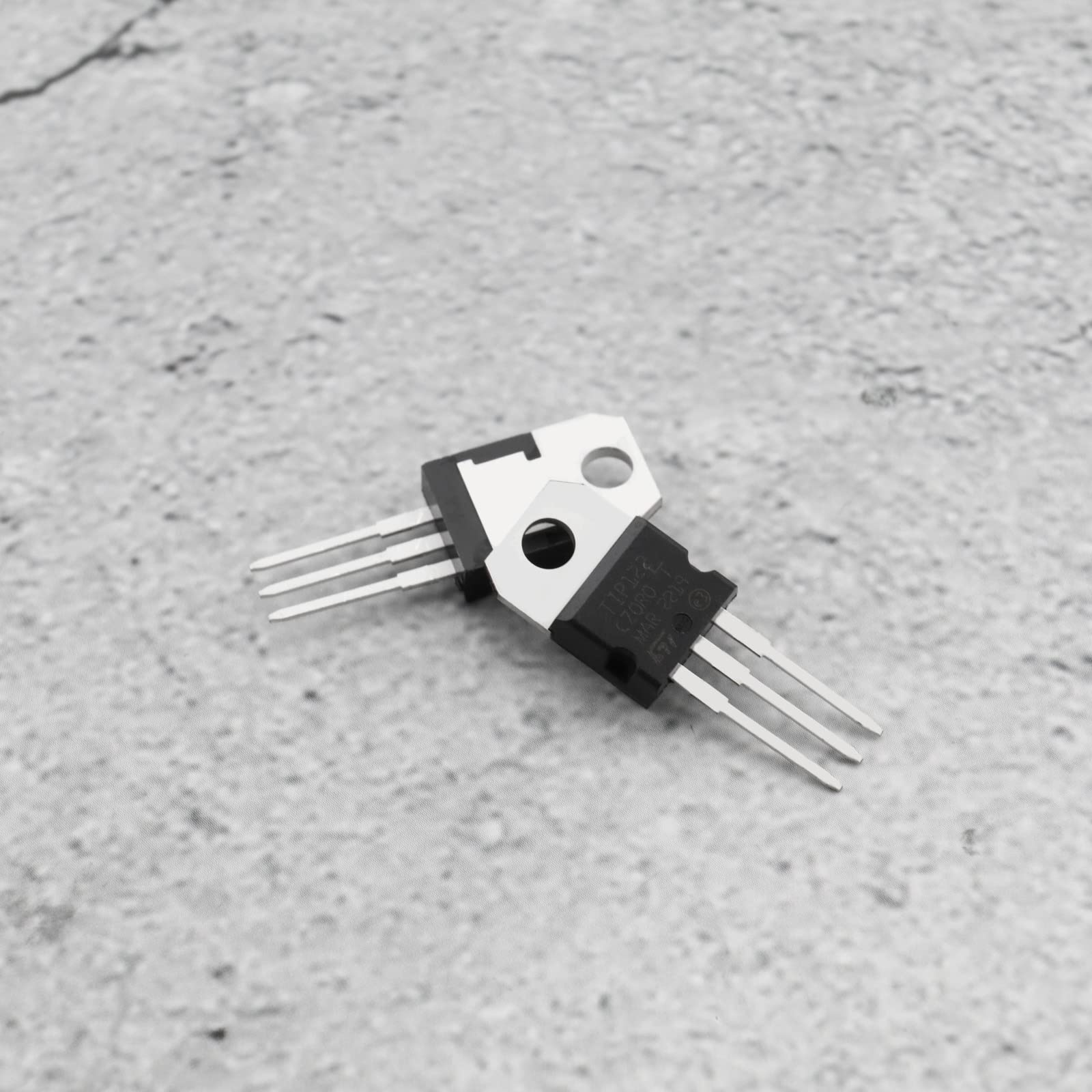 OTOTEC 30 transistores de potencia TIP122 NPN, transistores de potencia epitaxial, triodo de 5 A, transistores Darlington de 100 V, accesorios electrónicos