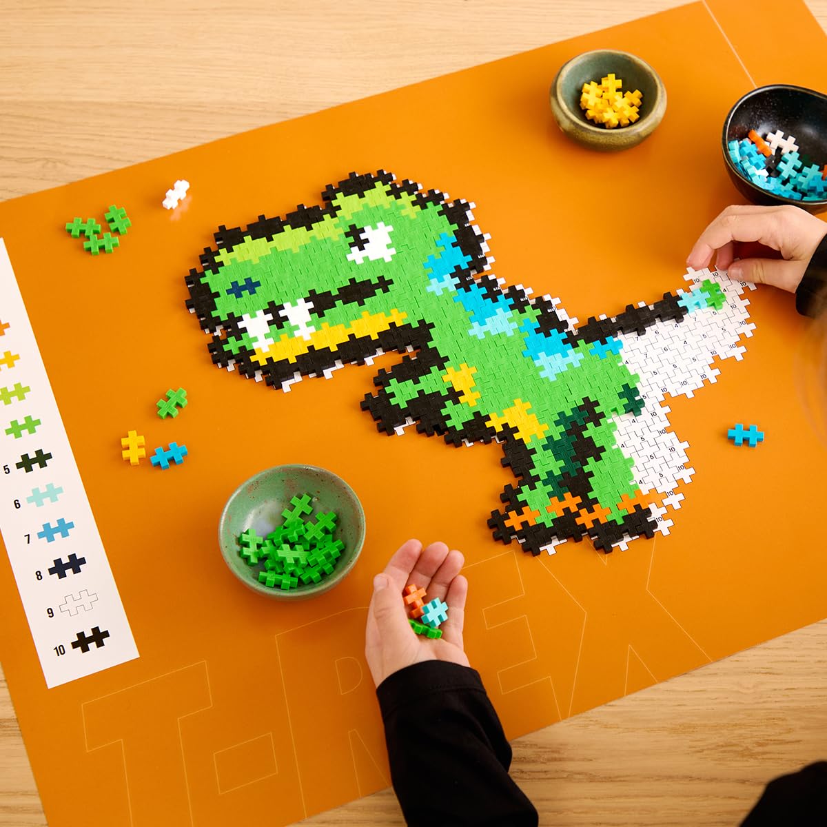 Plus-Plus - Puzzle by Number - T-Rex - 250 elementów - klocki, budowanie, zabawka edukacyjna dla dzieci, podróże, zabawka podróżna, wyprodukowane w Danii