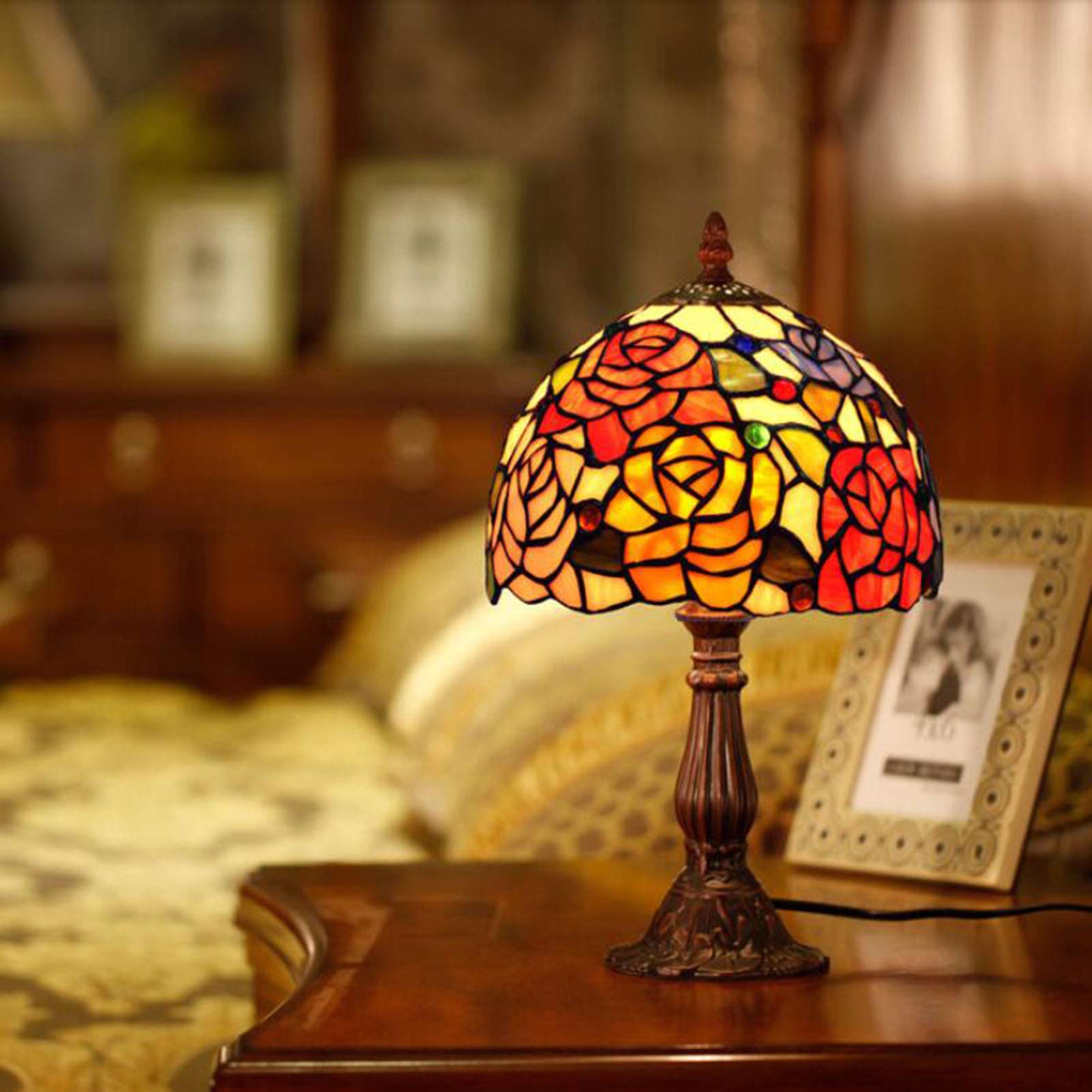 Małe lampki nocne, E27 20 cm lampa stołowa w stylu Tiffany, ręcznie robiona witrażowa lampa biurkowa retro antyczna róża lampa do dekoracji salonu sypialni biura przy łóżku, ciepła be-color tiffany 20