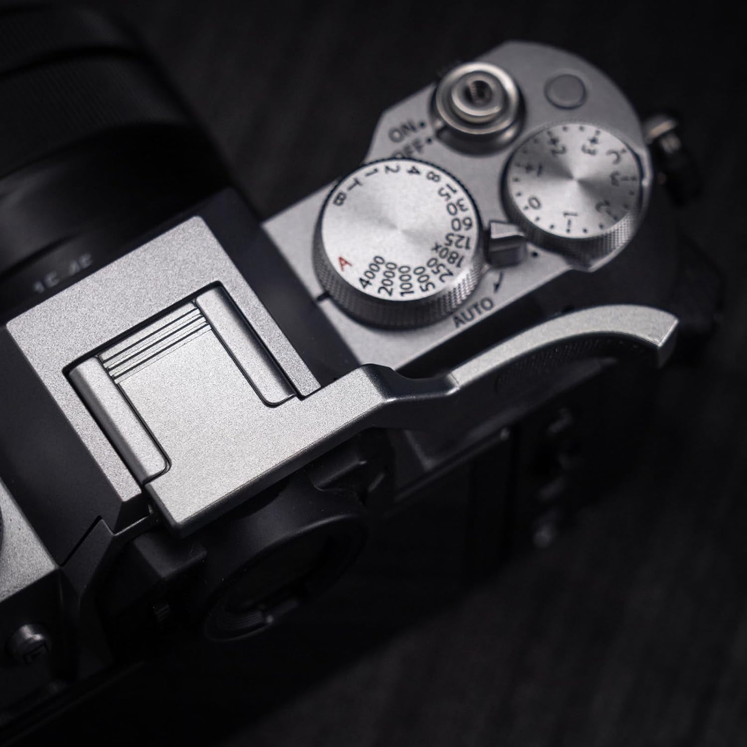 Metal Thumb Up Grip for Fujifilm Fuji X-T50 XT50 Camera, Hot Shoe Thumb Rest Support Grip ，Exclusive Vintage Anti-Slip Pattern, Enhance The camera's Grip Feel (Silver)