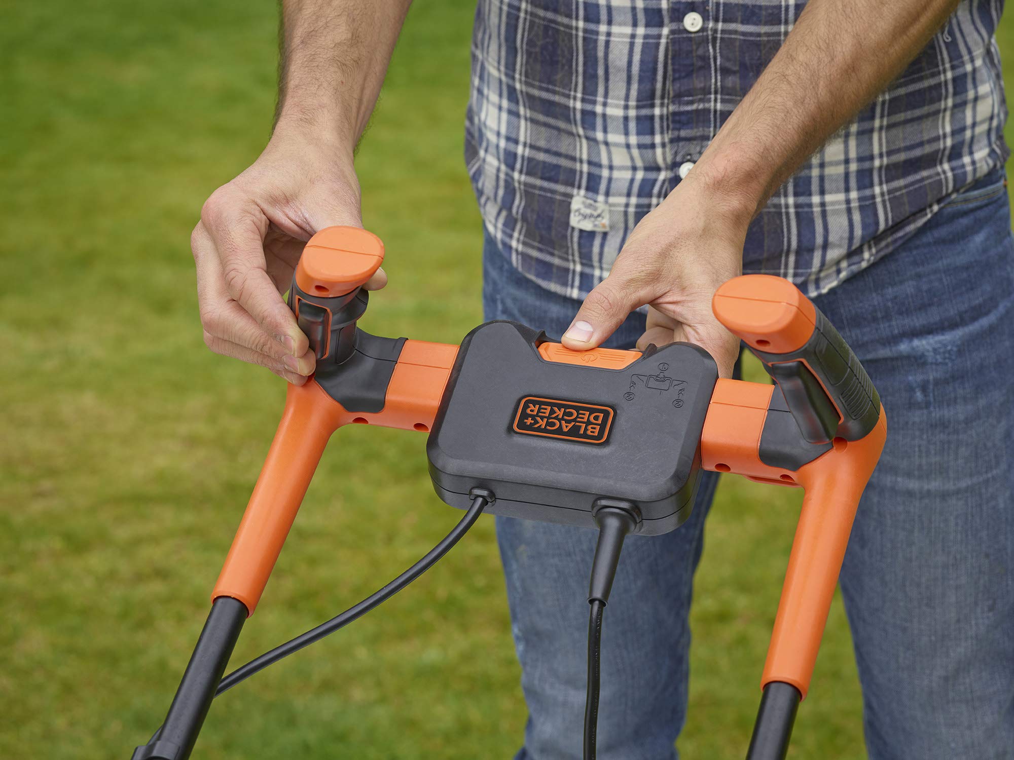BLACK+DECKER Tondeuse Filaire 1600W, Tondeuse à Gazon Electrique 38 cm, 6 hauteurs réglables 20, 30, 40, 50, 60 et 70 mm, Tondeuse avec Poignée Bike, BEMW471BH-QS Orange
