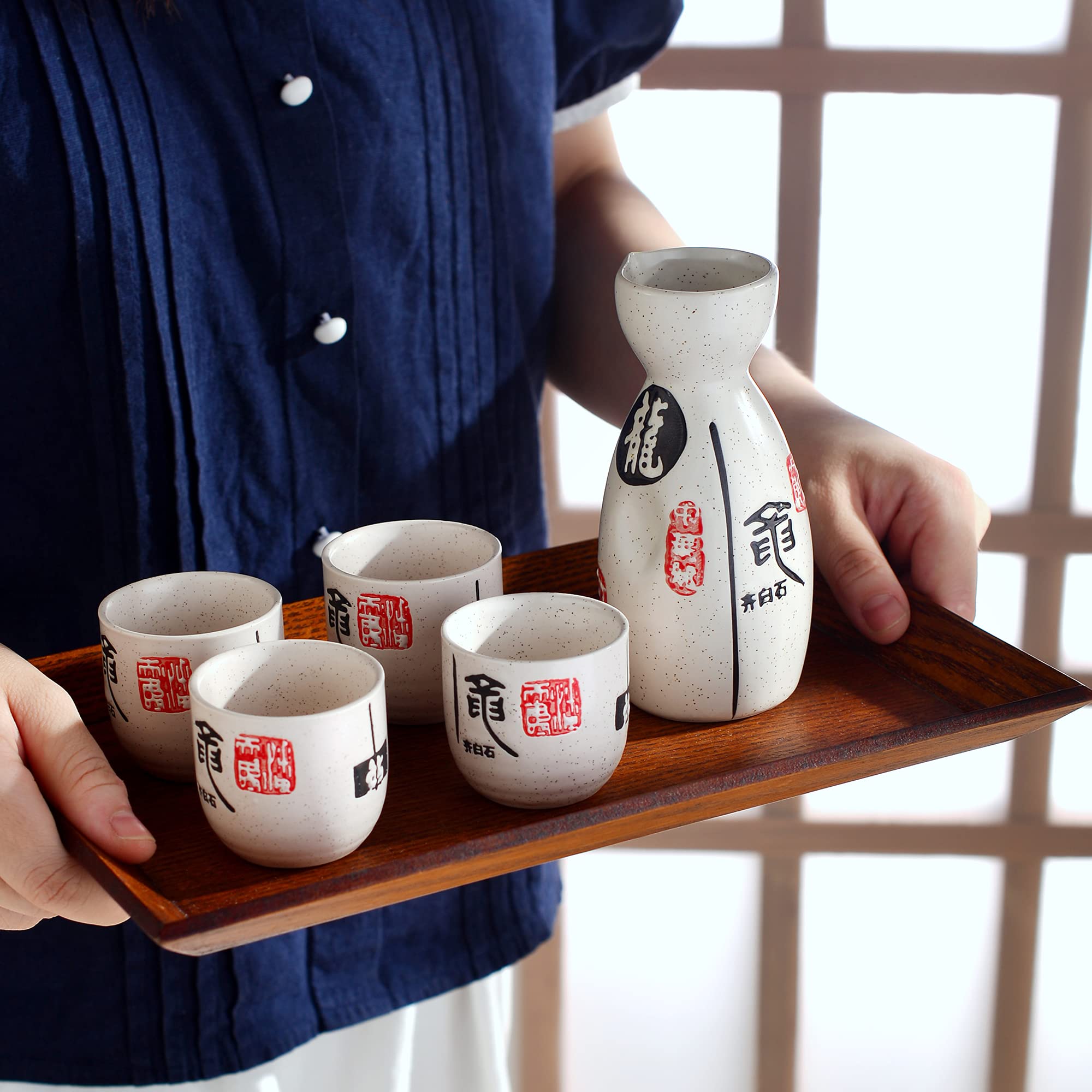 Set e Bicchieri da Sakè, Set Tradizionale Giapponese con Bicchierini da Sakè in Porcellana Ceramica Artigianale Set 5 Pezzi, 1 Sake Pot, 4 Tazze di Sake, Bianca