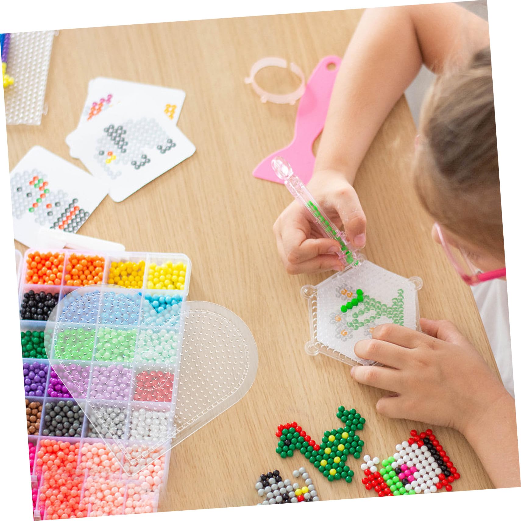 FRCOLOR Set de Plaques à Perles à Repasser Transparentes pour Ados Modèles Carrés Coeur Polygone Rond Kit Bricolage Créatif pour Perlage et Loisirs Créatifs