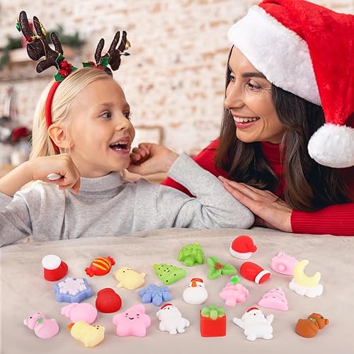 Miniatura 4 de Juguetes esponjosos Mochi de Navidad, 30 piezas de mini juguetes esponjosos, regalos de Navidad para niños, regalos de fiesta de cumpleaños de
