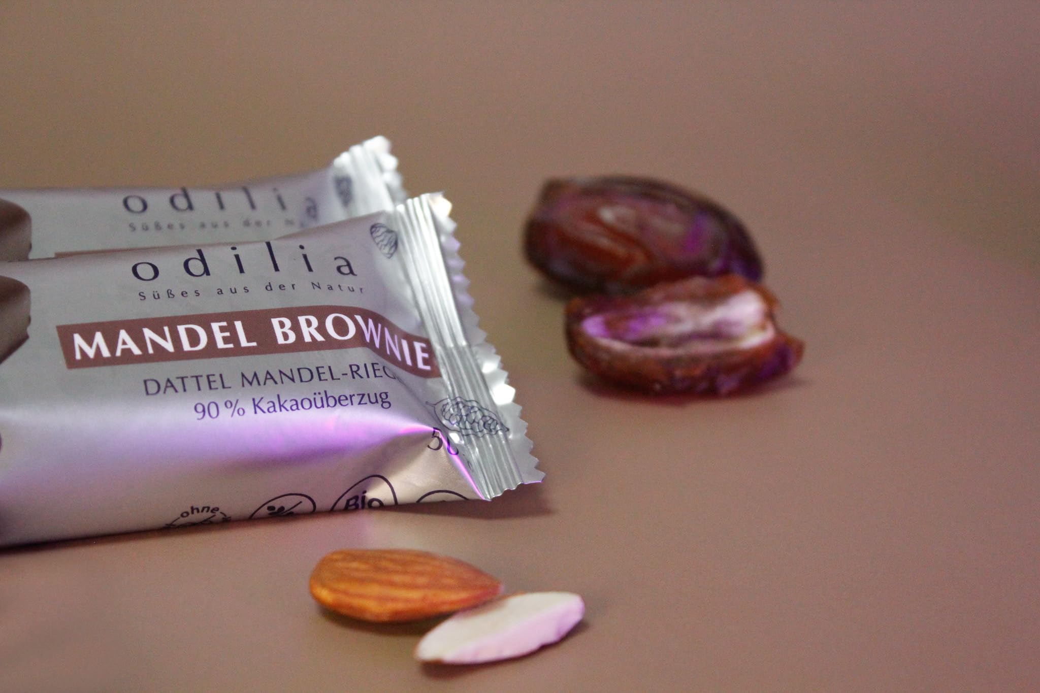 Odilia | Mandel-Brownie | Bio Dattel Mandelriegel | Veganer Energie-Snack ohne Zuckerzusatz | 100% natürliche Zutaten
