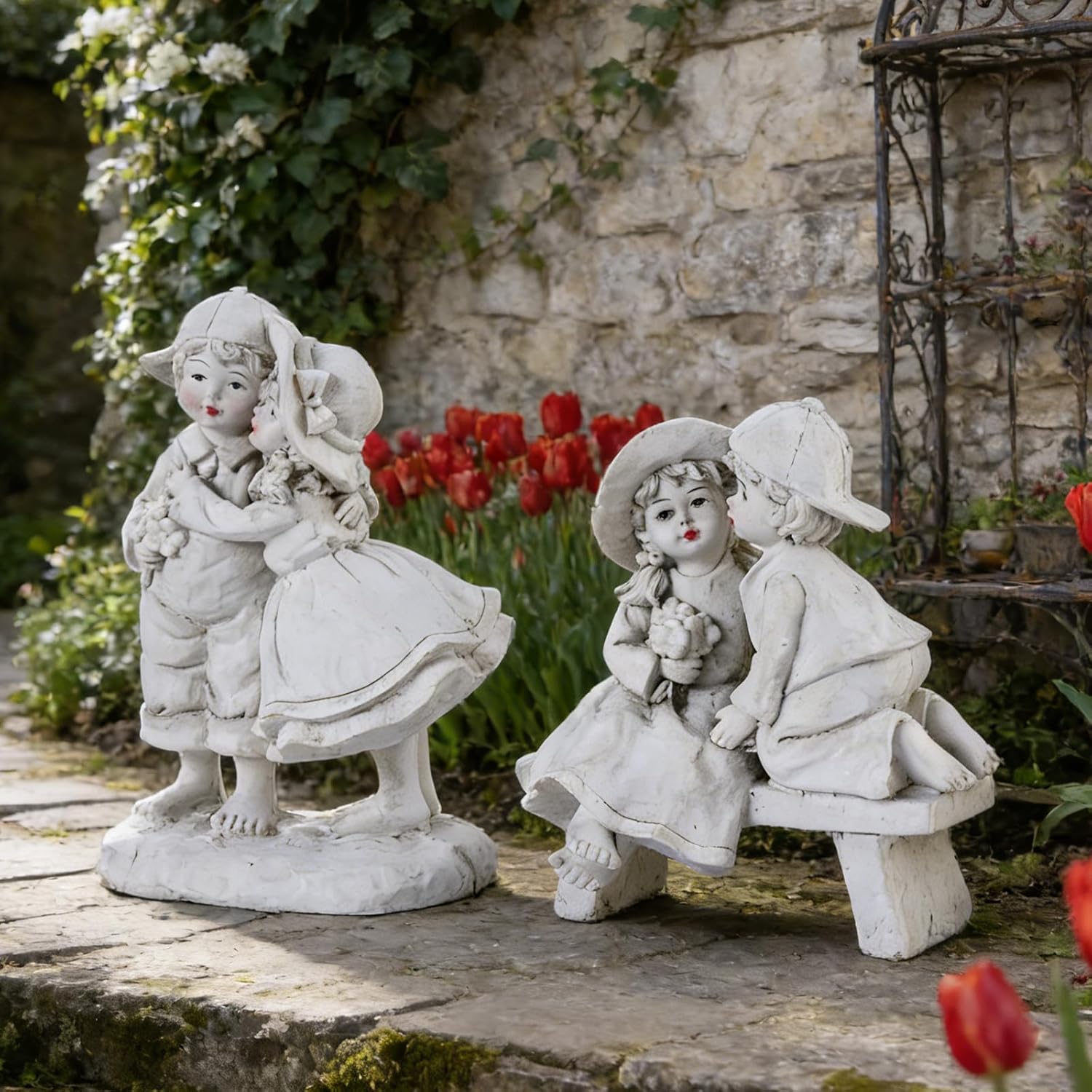 Garden Statues Outdoor Romantic Boy and Girl Couple Figurine Vintage Antique White Resin Outdoor Statue for Patio Lawn Yard Wedding Anniversary Garden Decor