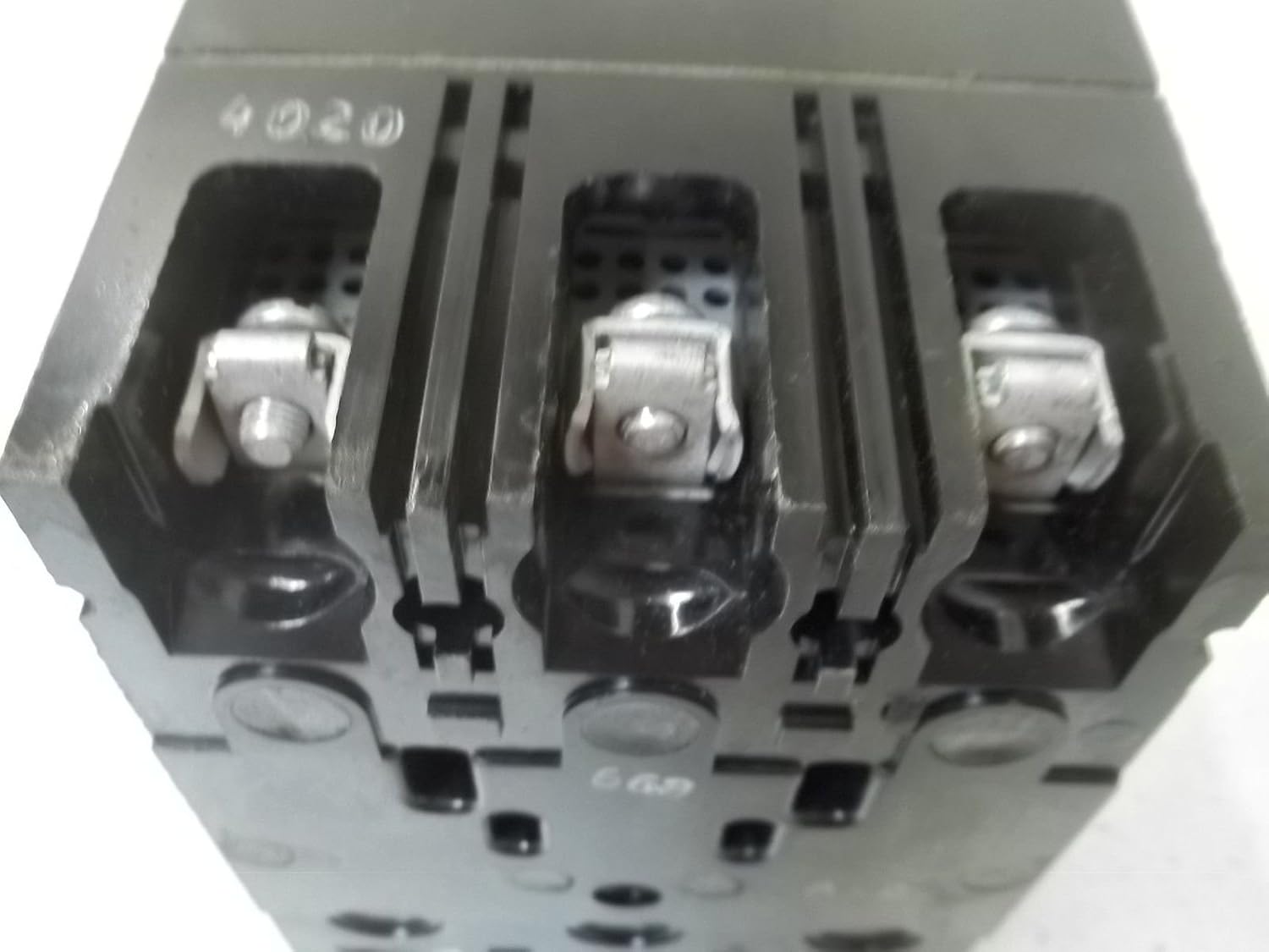 TED134020 GE Molded Case Circuit Breaker; 20 Amp, 480/600 Volt AC, 500 Volt DC, 3-Pole