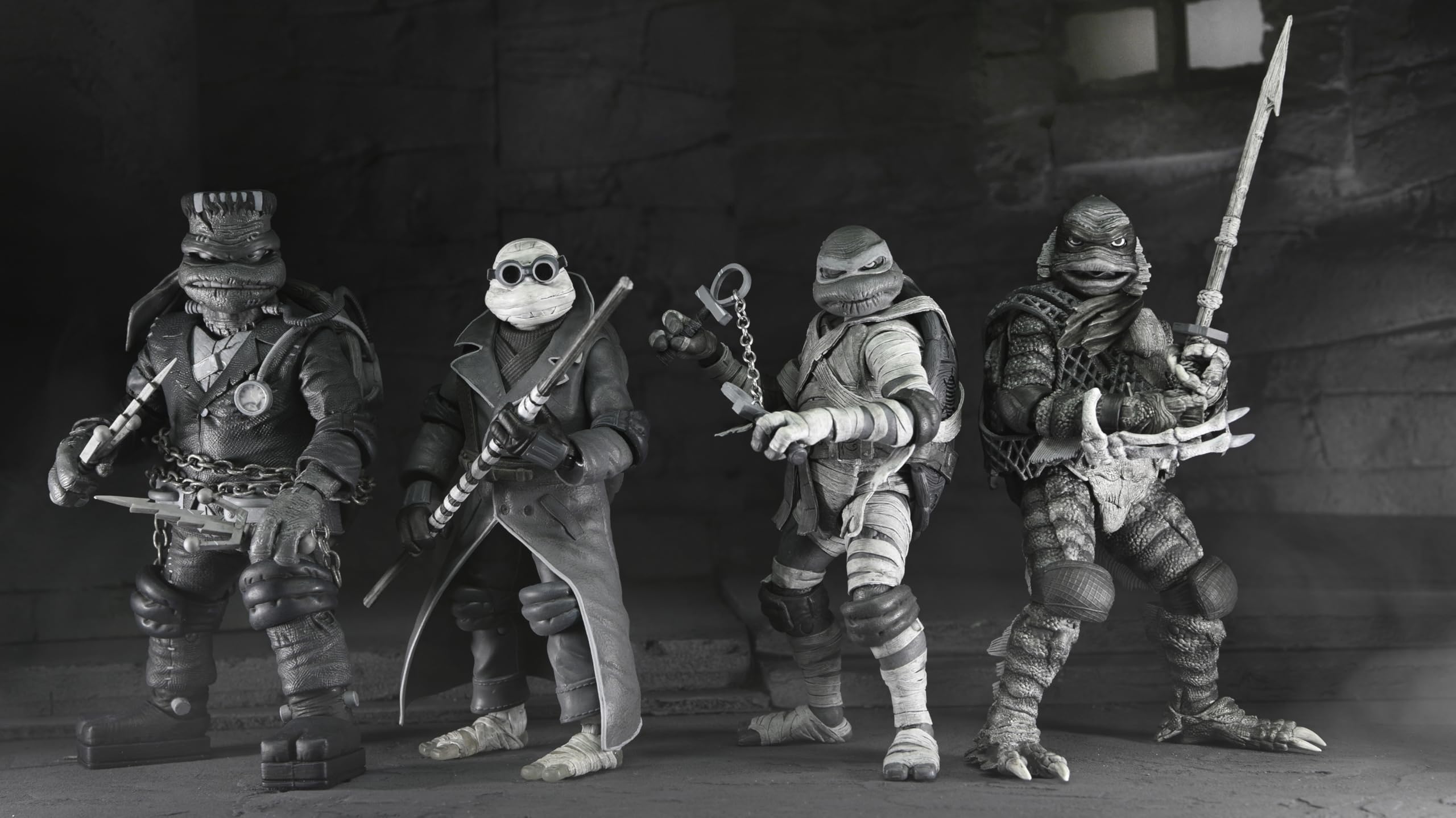 NECA - Monstruos universales/Tortugas Ninja Mutantes Adolescentes - Figura de acción a Escala de 7 Pulgadas - Paquete de 4 Tortugas en Blanco y Negro