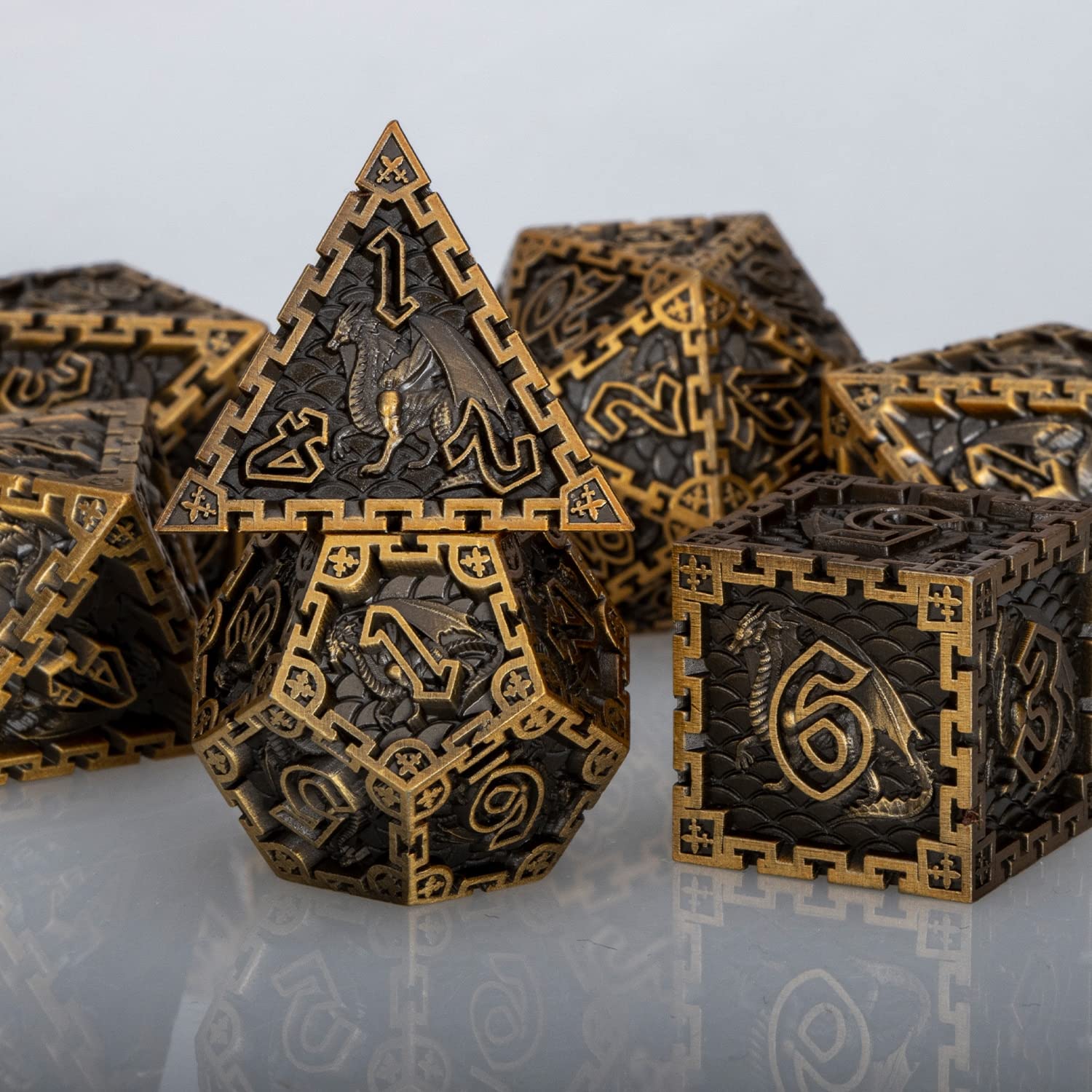 Polyedrisches DND-Würfel-Set Dungeon und Drache für MTG Pathfinder RPG Rollenspiel, D20, D12, D10, D8, D6, D4 (Farbe: goldfarbene schwarze Zahlen)