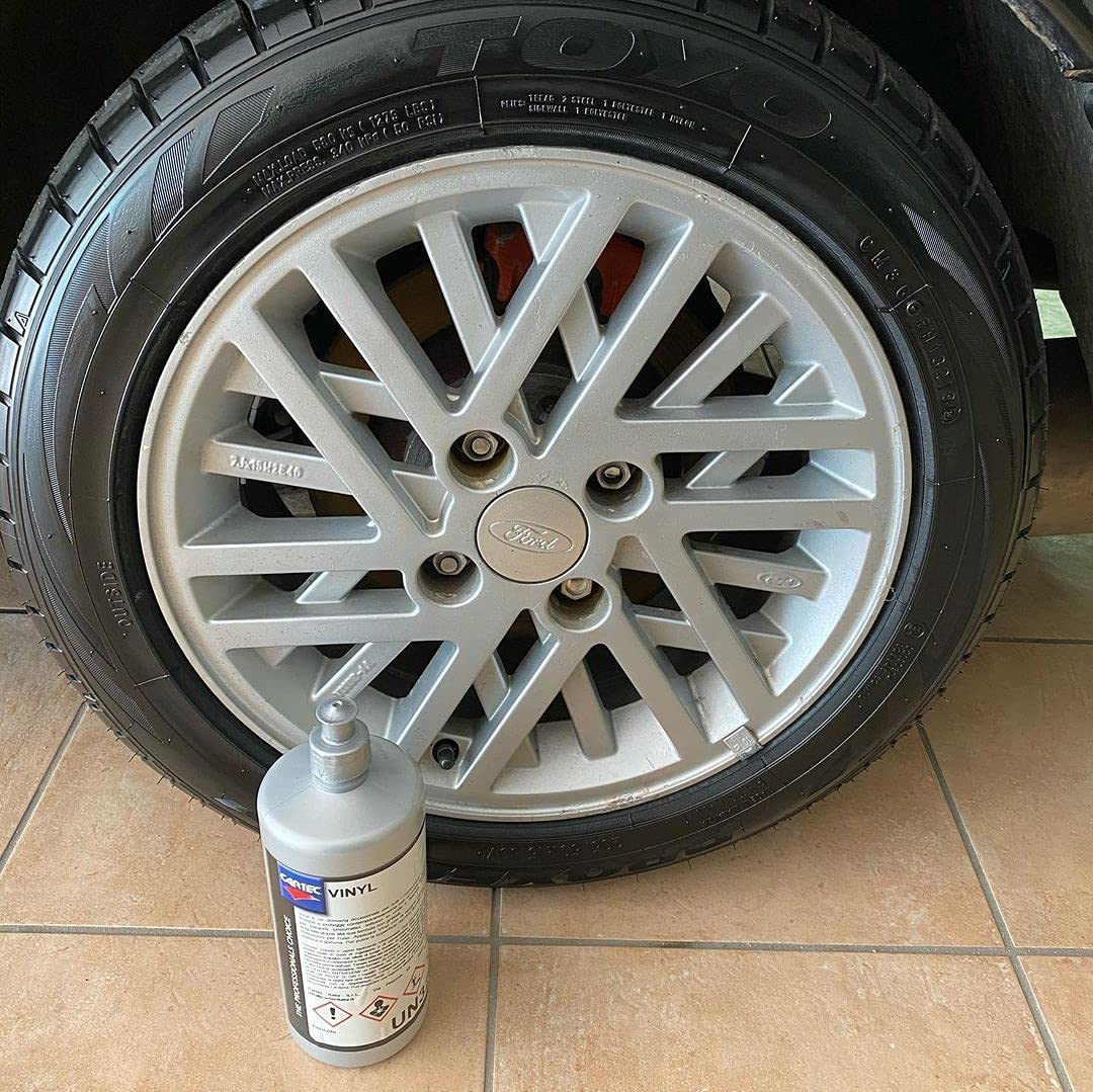 Vinyl Silicon Free - Ravvivante Plastiche Esterne e Gomme Per Auto, Nero per Plastiche e Protettivo (1 Litro)