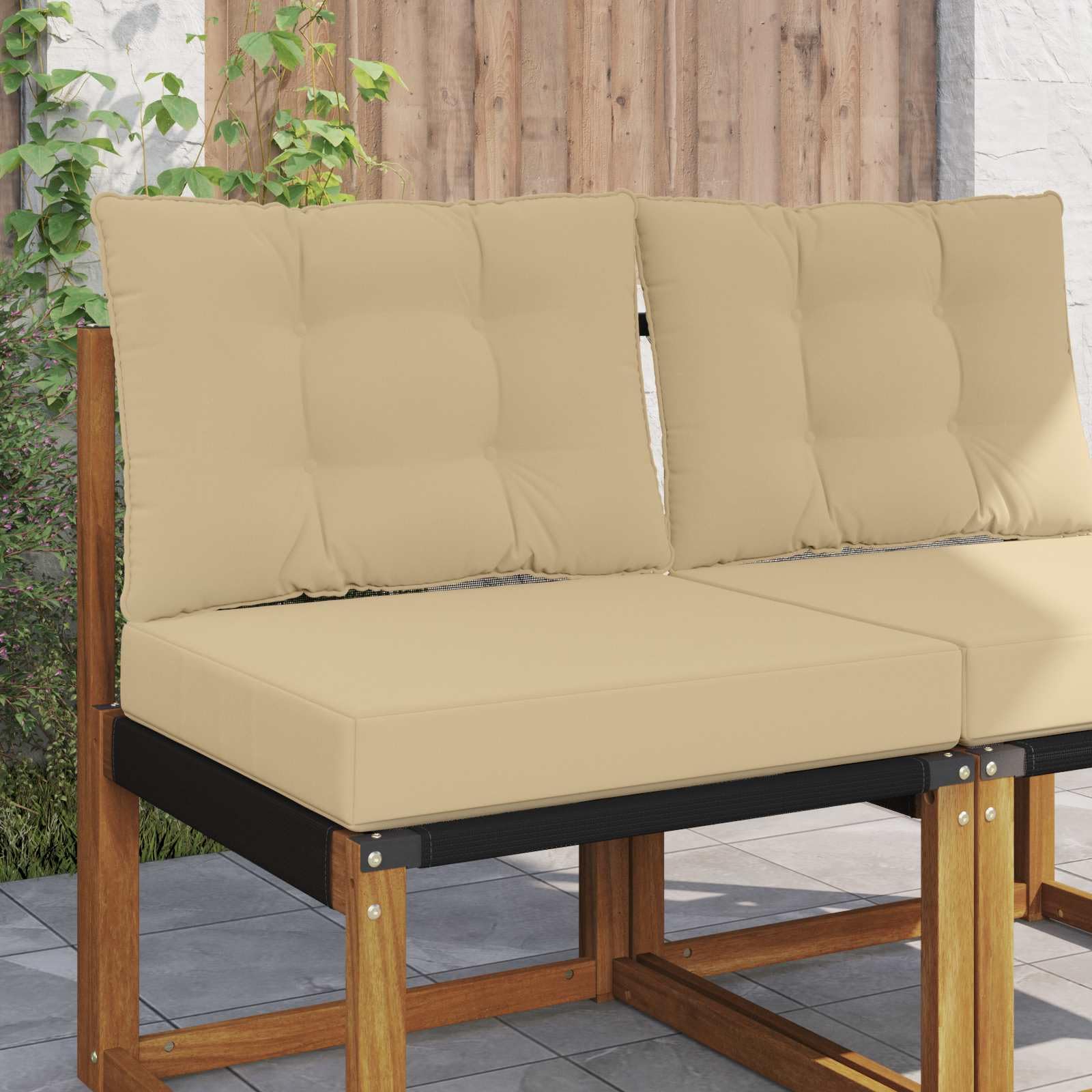 Coussin de canapé d'extérieur beige résistant aux taches et stable
