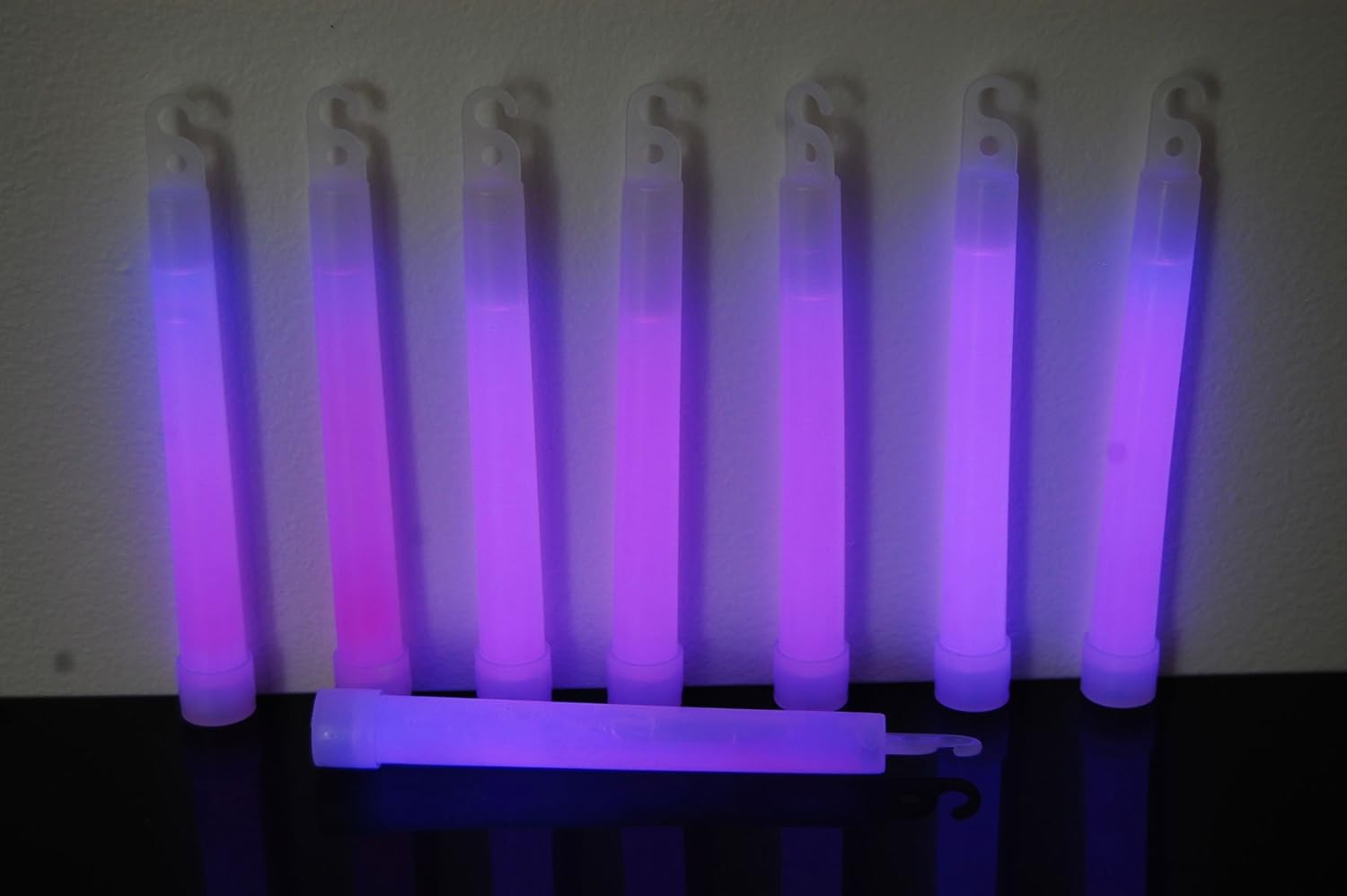 DirectGlow 6 inch 15mm Premium Bright Neon Glow Sticks with Lanyards Glow Party Supply Birthday Holiday 10-12 Hour Glow (Purple, 100 Count)