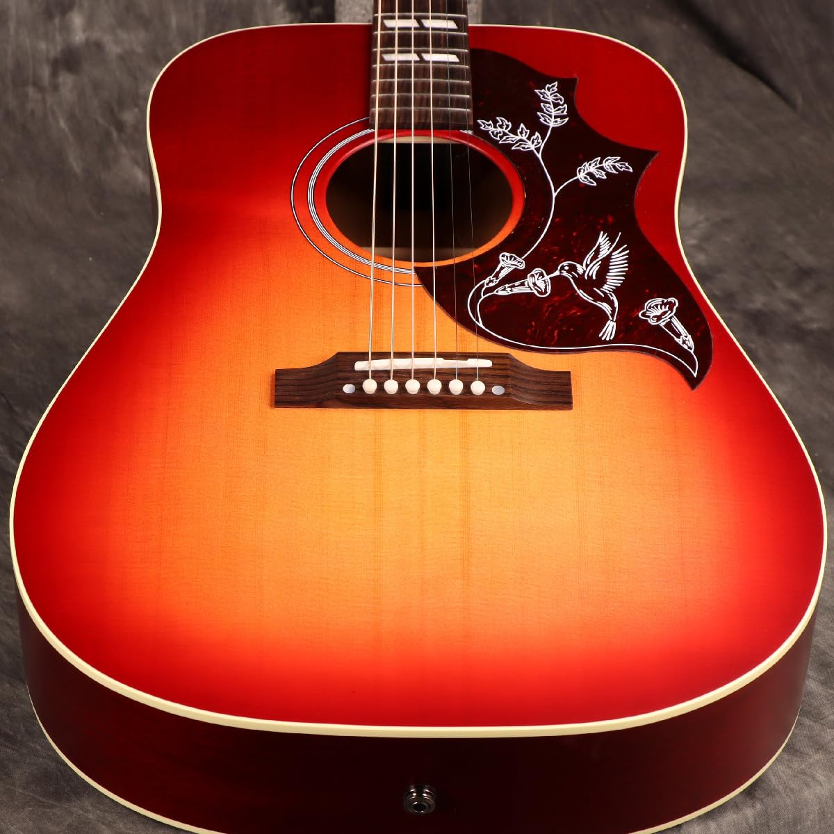 超希少！ SOBUT 、ドメス好きの方に！HUMMINGBIRD 156cm！ Amazon | Gibson/Hummingbird Special Satin Vintage Cherry