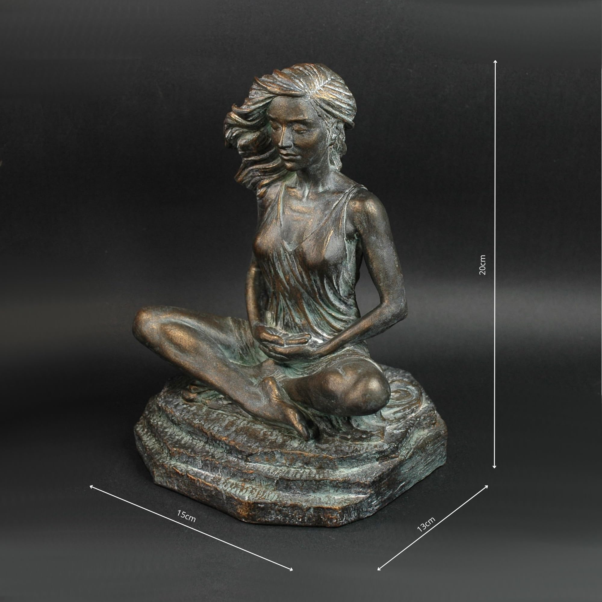 Adorno Figura, Figura de Mujer Yoga y meditación, Estatua Decorativa, Figura Femenina, Escultura Mujer meditando, decoración Zen, Figura Original, Arte en Resina acrílica. (Bronce óxido)