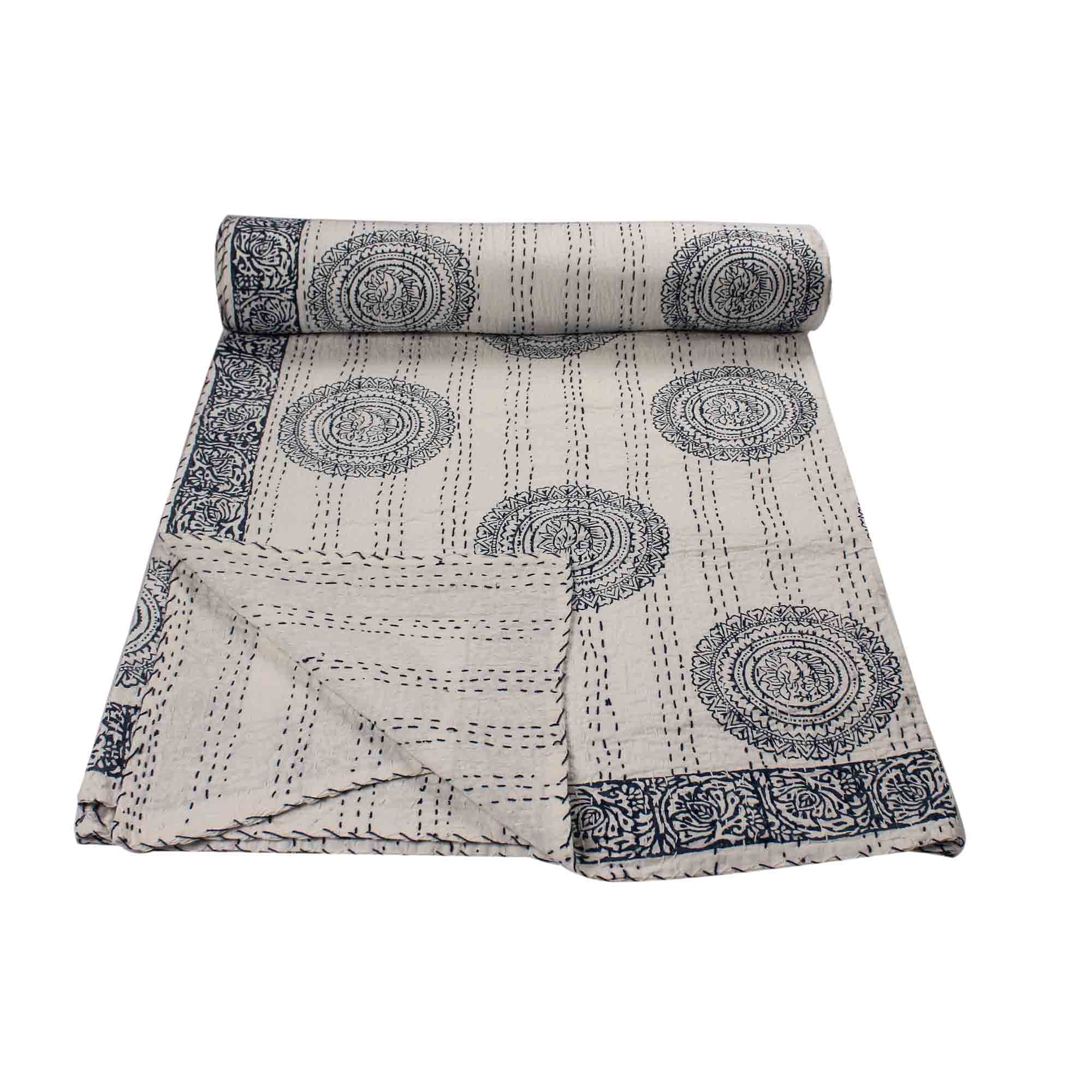 Couvre-lit Kantha fait main en coton bleu indigo motif Rangoli rond