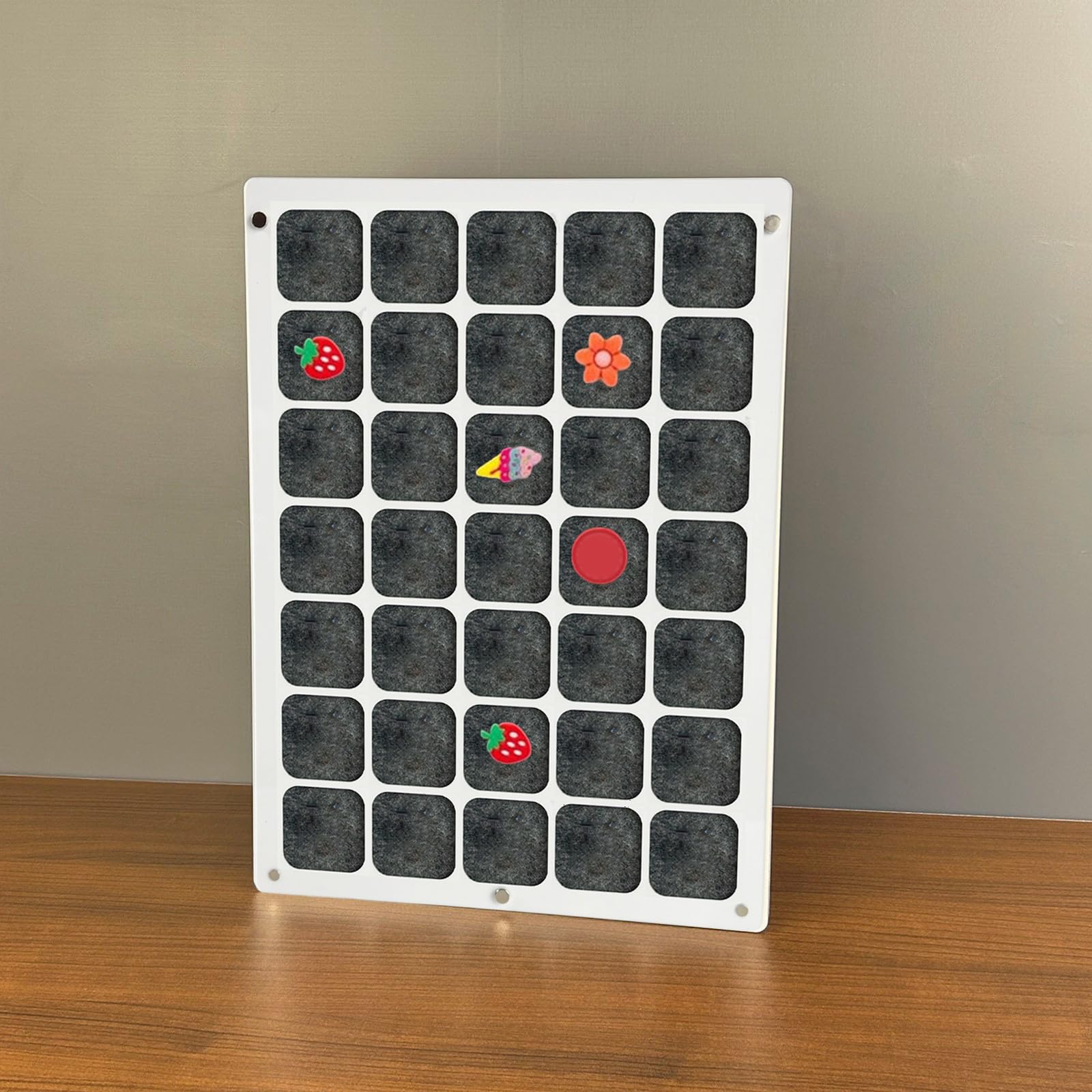 Professionelle emaillierte Pin Organizer, 35 Fächer, transparente, stabile Acryltafel mit abnehmbarer Abdeckung für Sammlungen, Pin Organizer, wandmontierbar