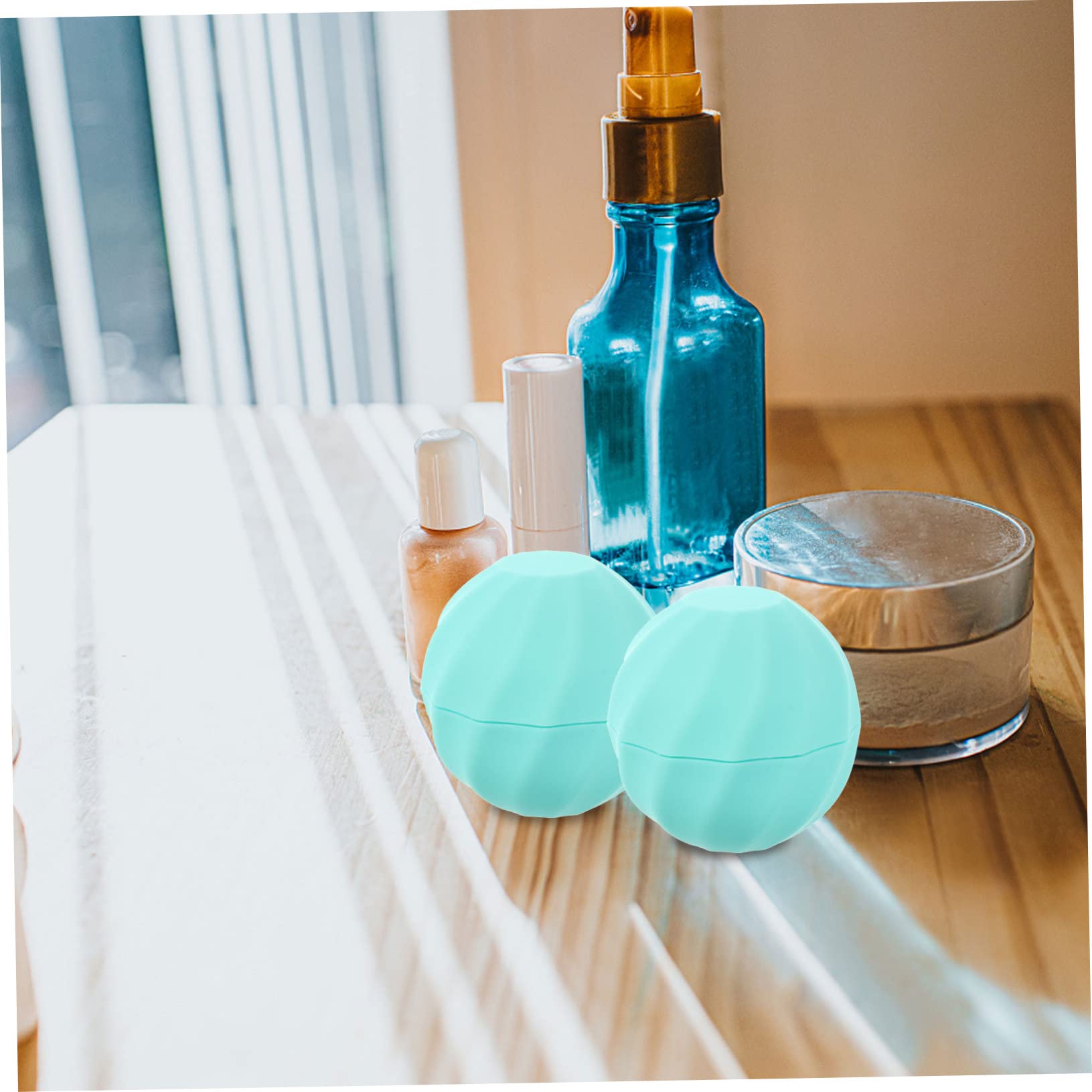 30 Stck Nachfüllbare Kugel Lippenbalsam Döschen aus Kunststoff Auslaufsichere Lippenpflege Aufbewahrungsbox Kompakt und Tragbar für Tasche und Handtasche