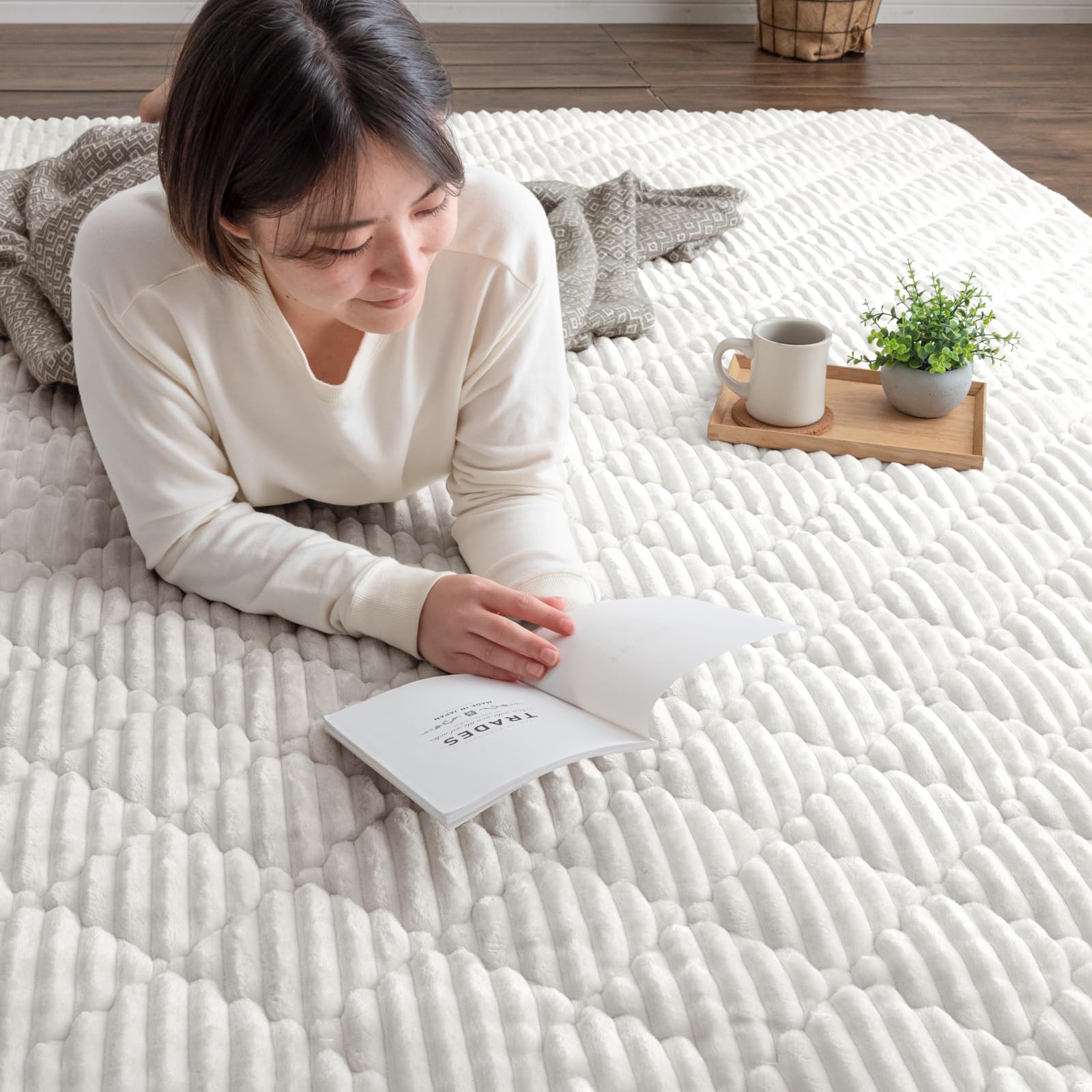 Amazon｜タンスのゲン ラグ 1.5畳 130×190cm フランネル キルト 