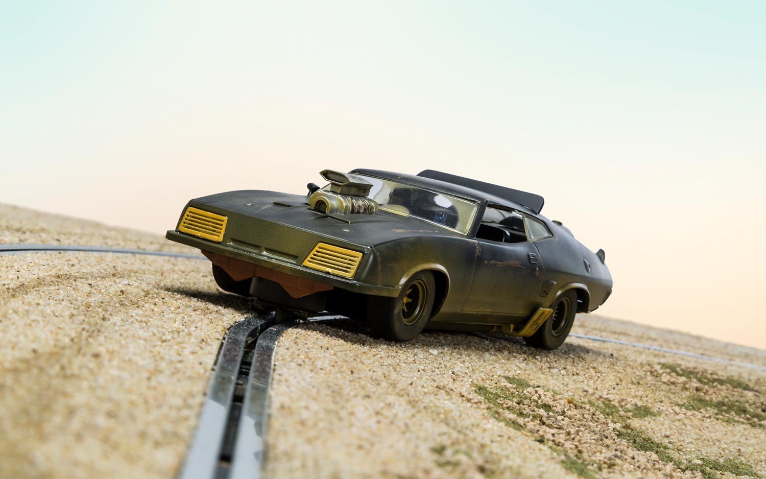 Amazon.com: Scalextric C3983 Ford Xb Falcon Slot Race Car