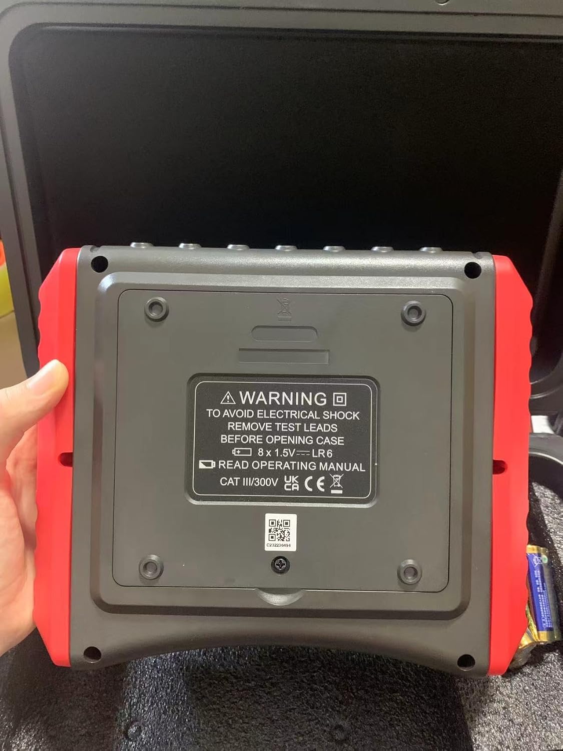 Back of UNI-T UT572 with safety warning