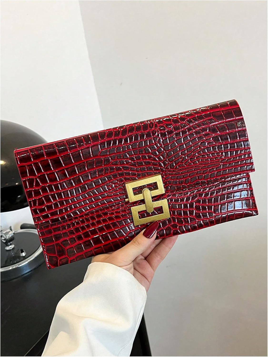 Verdusa Women's Clutch Evening Bags Trendy Envelope Handbags Metallic Purses Formal Wedding - Image 5