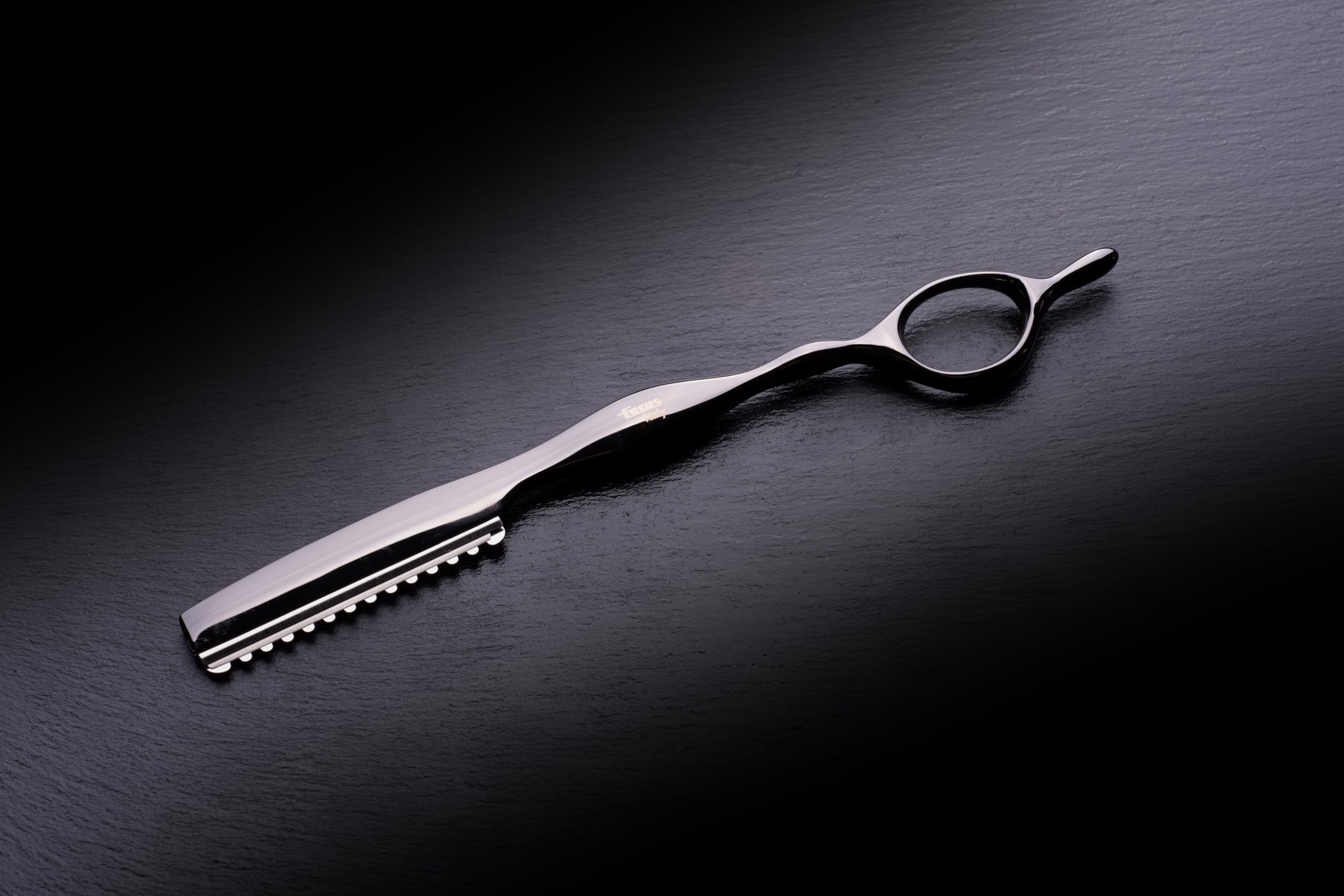 Rasoio Sfilzino FOCUS Professionale in Titanio Nero, Texturizzante per Parrucchieri e Barbieri, Design Ergonomico anche per taglio Extension