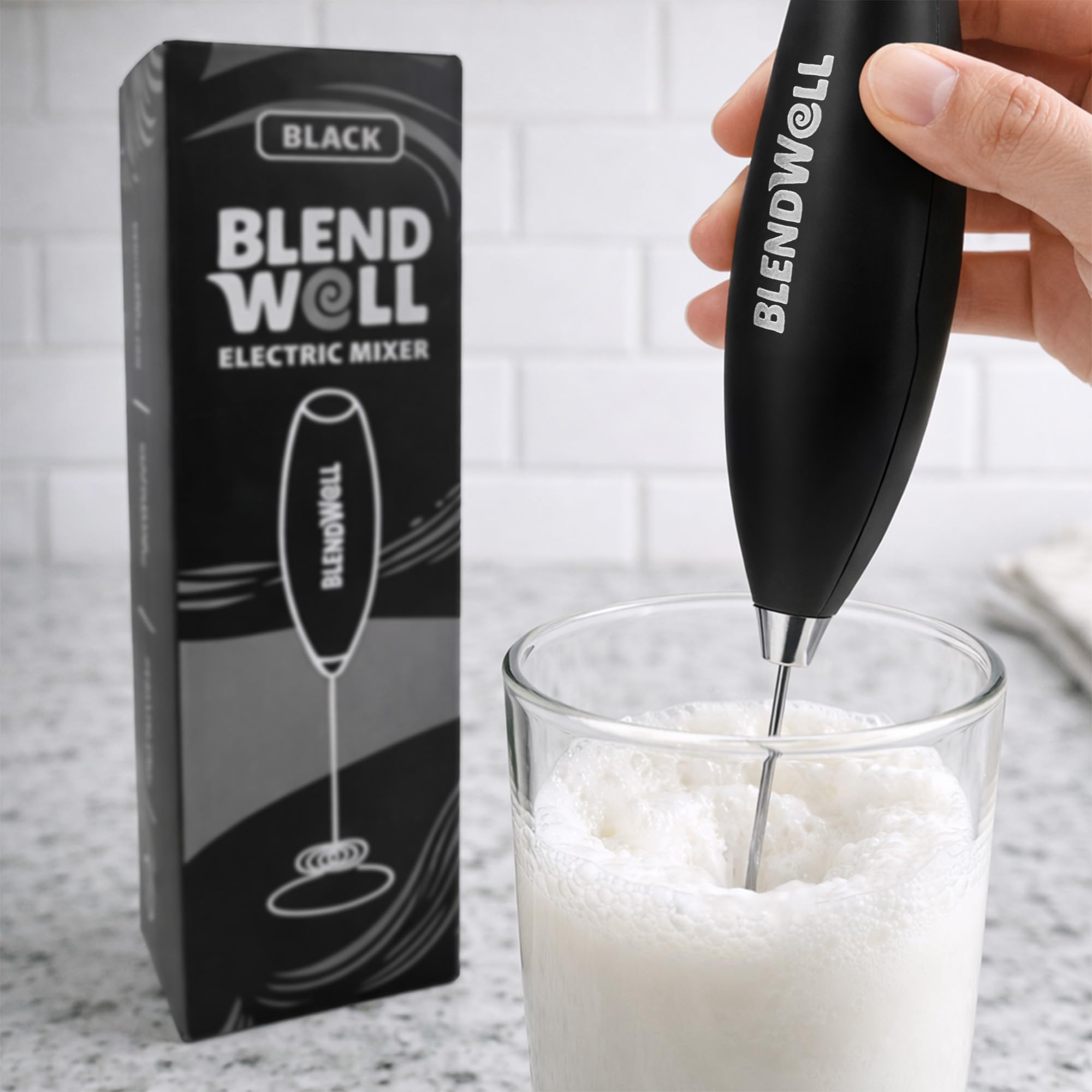 BlendWell Elektrischer Milchaufschäumer für Matcha und Kaffee, Handheld Batteriebetriebener Getränkemixer mit Ständer, Edelstahl Schneebesen, Schwarz