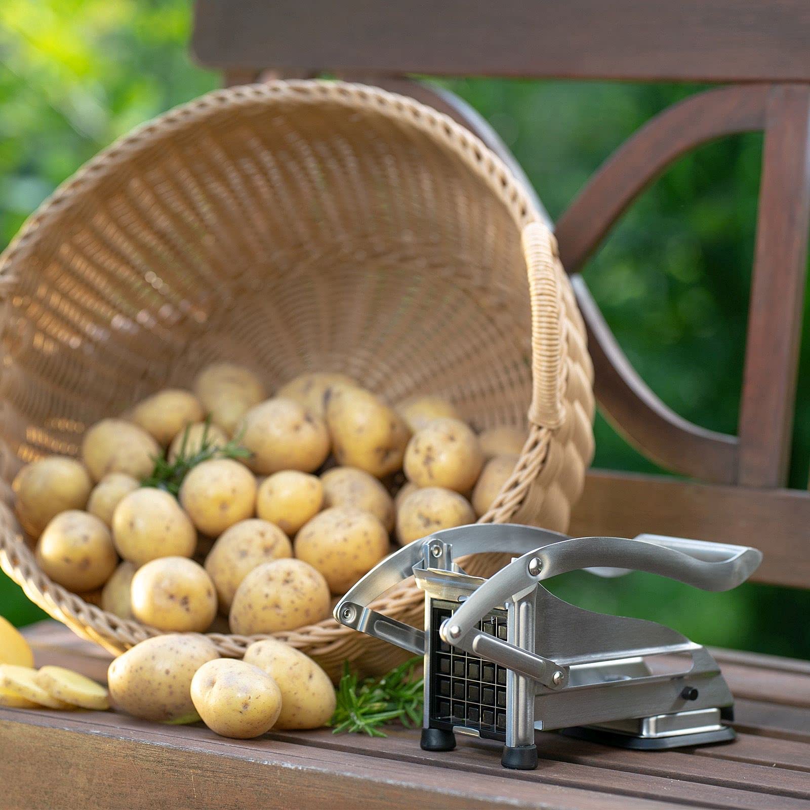 Westmark Pommes-frites Schneider und Kartoffelschäler, 2tlg. Set, Fingerfood-Gemüse-Obst-Stiftler mit 3 Schneideinsätzen Pomfri Perfect und Sparschäler Famos, 118122E7