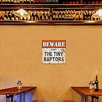 Vista 7 de Letreros de metal divertidos para granja de gallineros, letreros de hojalata de pollos con cuidado con pequeños raptores, divertidos letreros