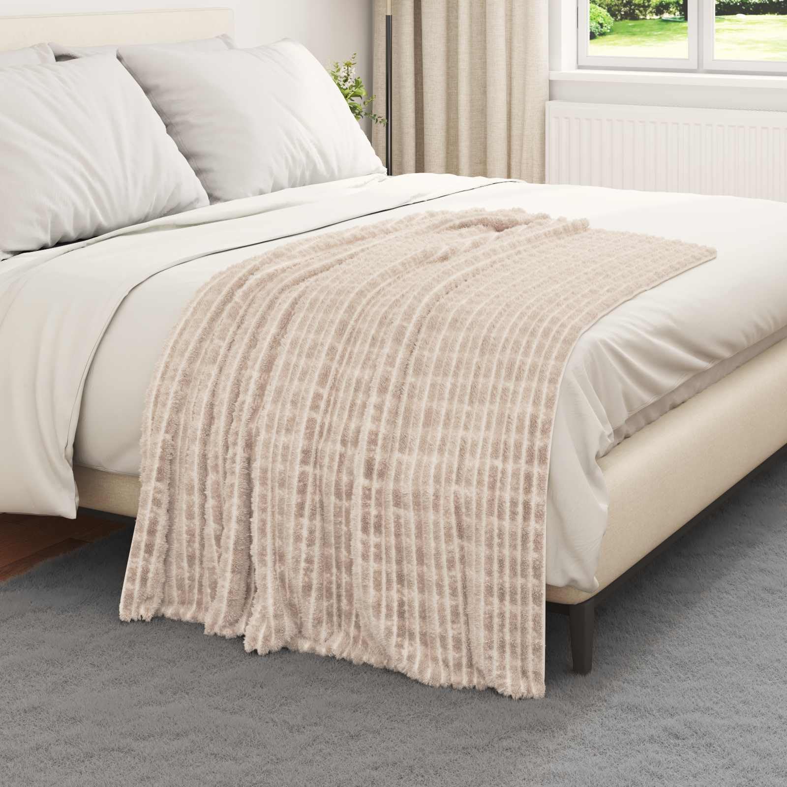 Manta de forro polar beige de 150 x 130 cm, manta ligera para sofá y cama, manta versátil para salón y colcha, color crema con tacto suave
