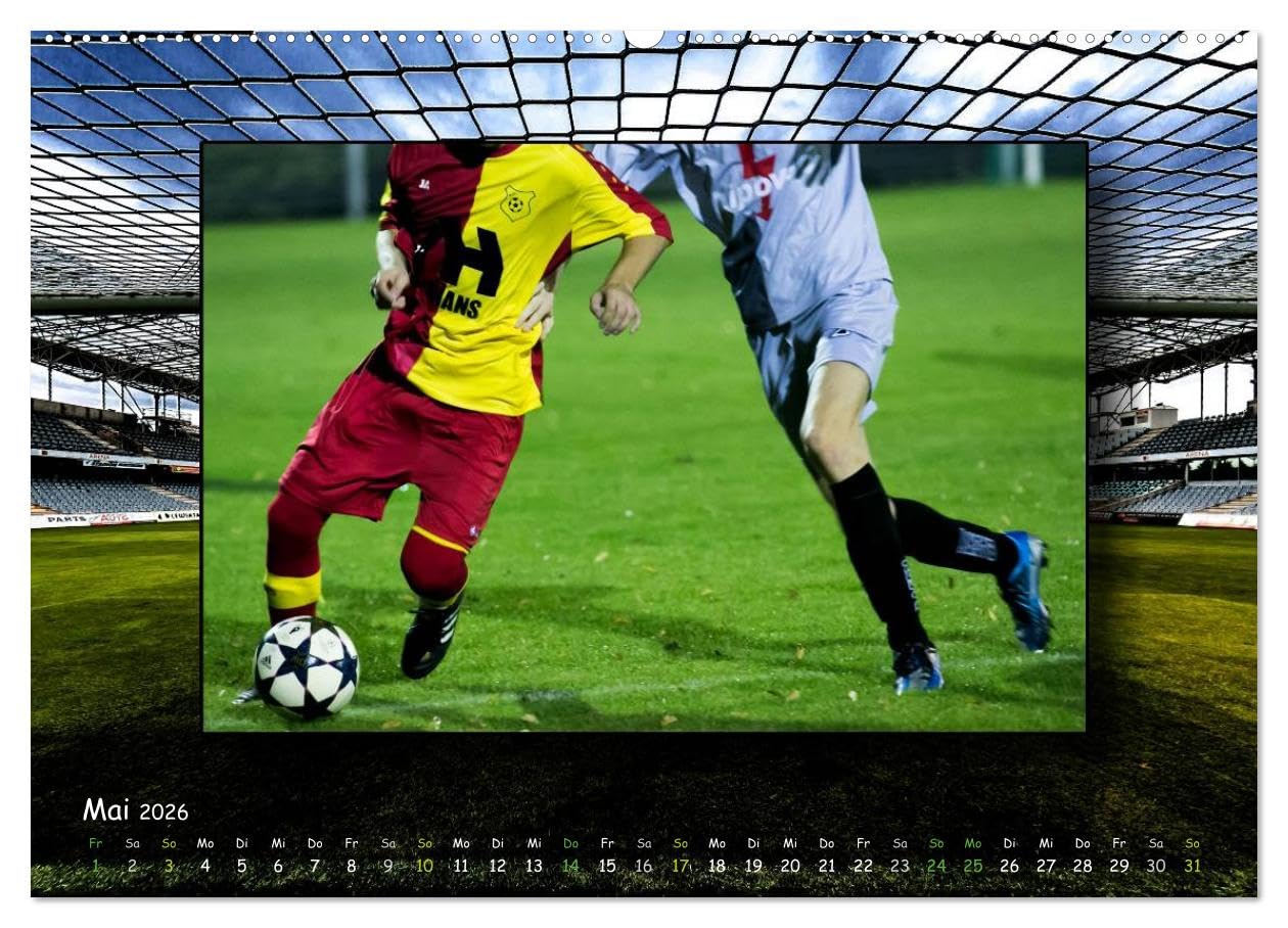 Fußball regiert die Welt (hochwertiger Premium Wandkalender 2026 DIN A2 quer), Kunstdruck in Hochglanz: Impressionen rund um den grünen Rasen (CALVENDO Sport)
