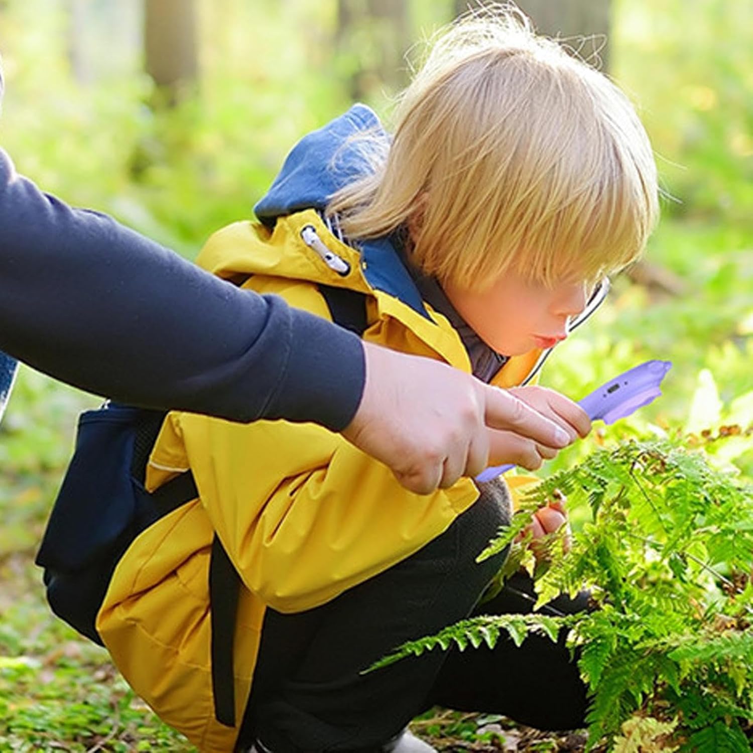 Kids用顕微鏡 5.1cm画面 500倍拡大,持ち運びやすい子供用顕微鏡 エルゴノミックハンドル付き 教育用拡大鏡 幼稚園理科実験