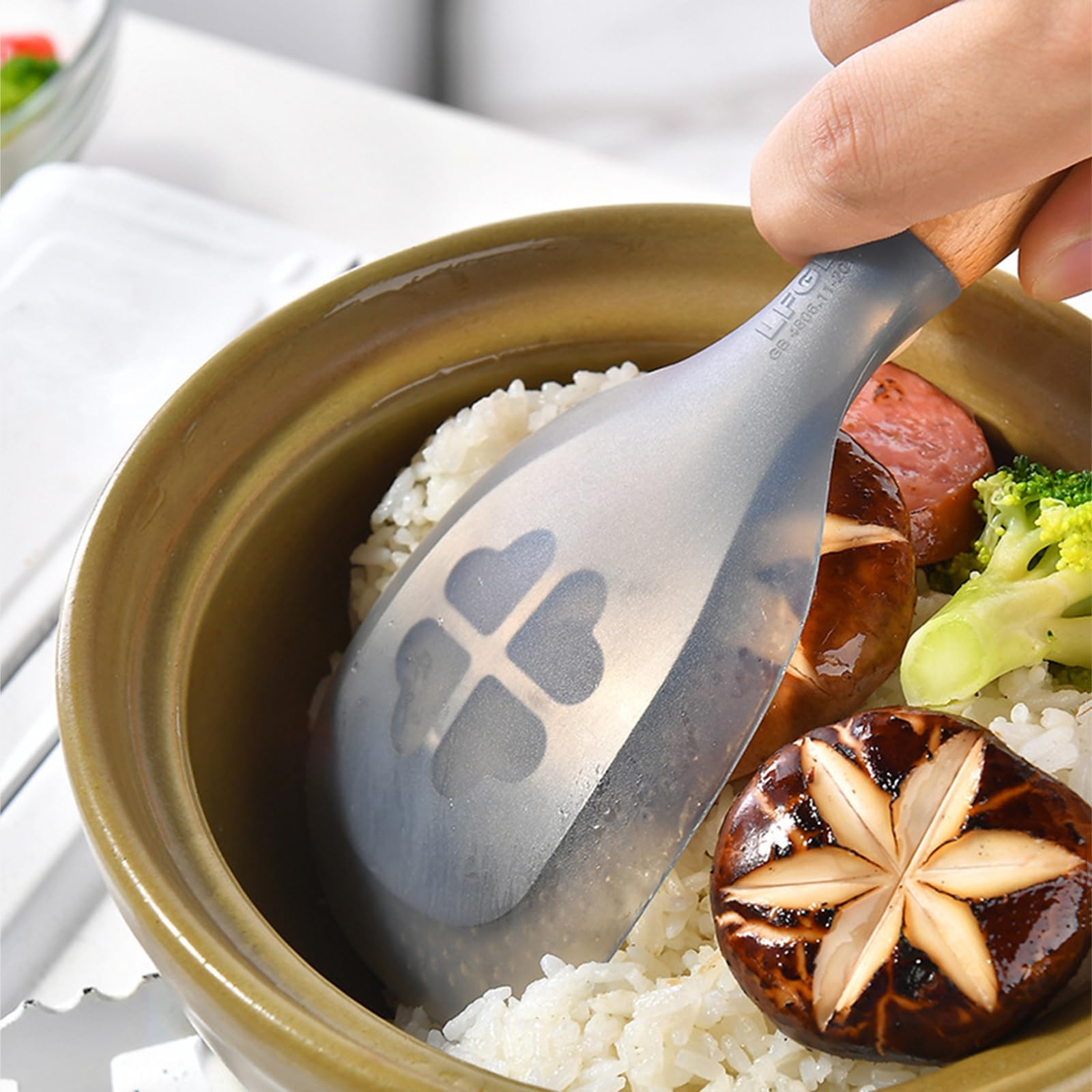 Ensemble d'ustensiles de cuisine en silicone, 3 ustensiles de cuisine antiadhésifs avec poignées en bois, résistant à la chaleur, passe au lave-vaisselle, spatule, cuillère à soupe, cuillère à riz