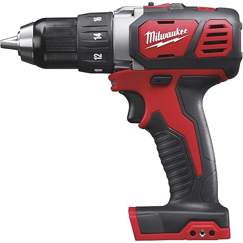 Bien choisir ses outils de bricolage sans se tromper 34 Milwaukee M18 Perceuse Ă©lectrique compacte sans fil Li-Ion â Outil