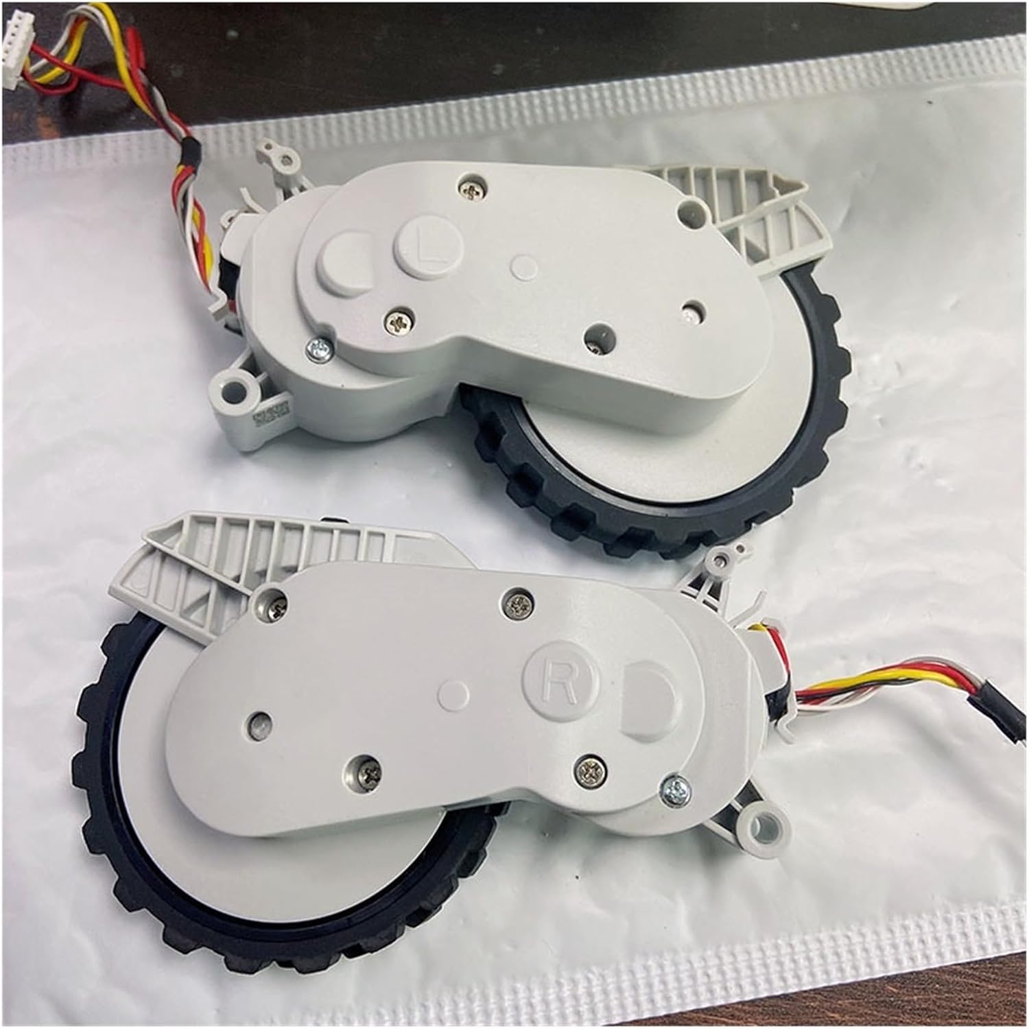 Spare Left and Right Wheels, Compatible for Xiaomi Mijia Mi Robot Vacuum Mop 2 Pro MJST1S MJSTS1, Robot Vacuum Cleaner Replacement Part(Left Right Wheels)