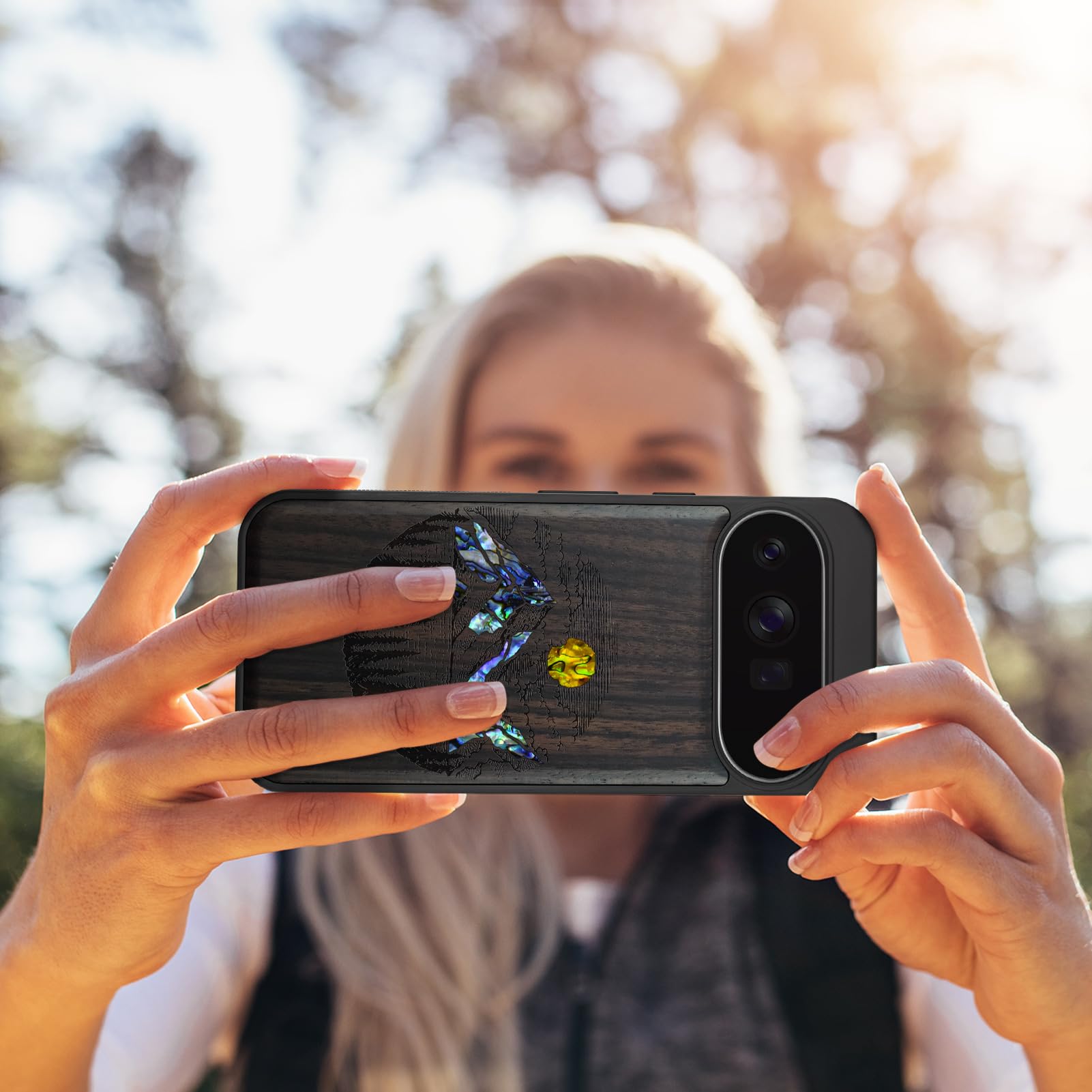 Carveit Madera Funda para Google Pixel 11 (Oscura-Lagos Alpinos) | Compatible con MagSafe [Grabado en madera e incrustación de mejillones] Magnética Cover para Pixel 11 Carcasa