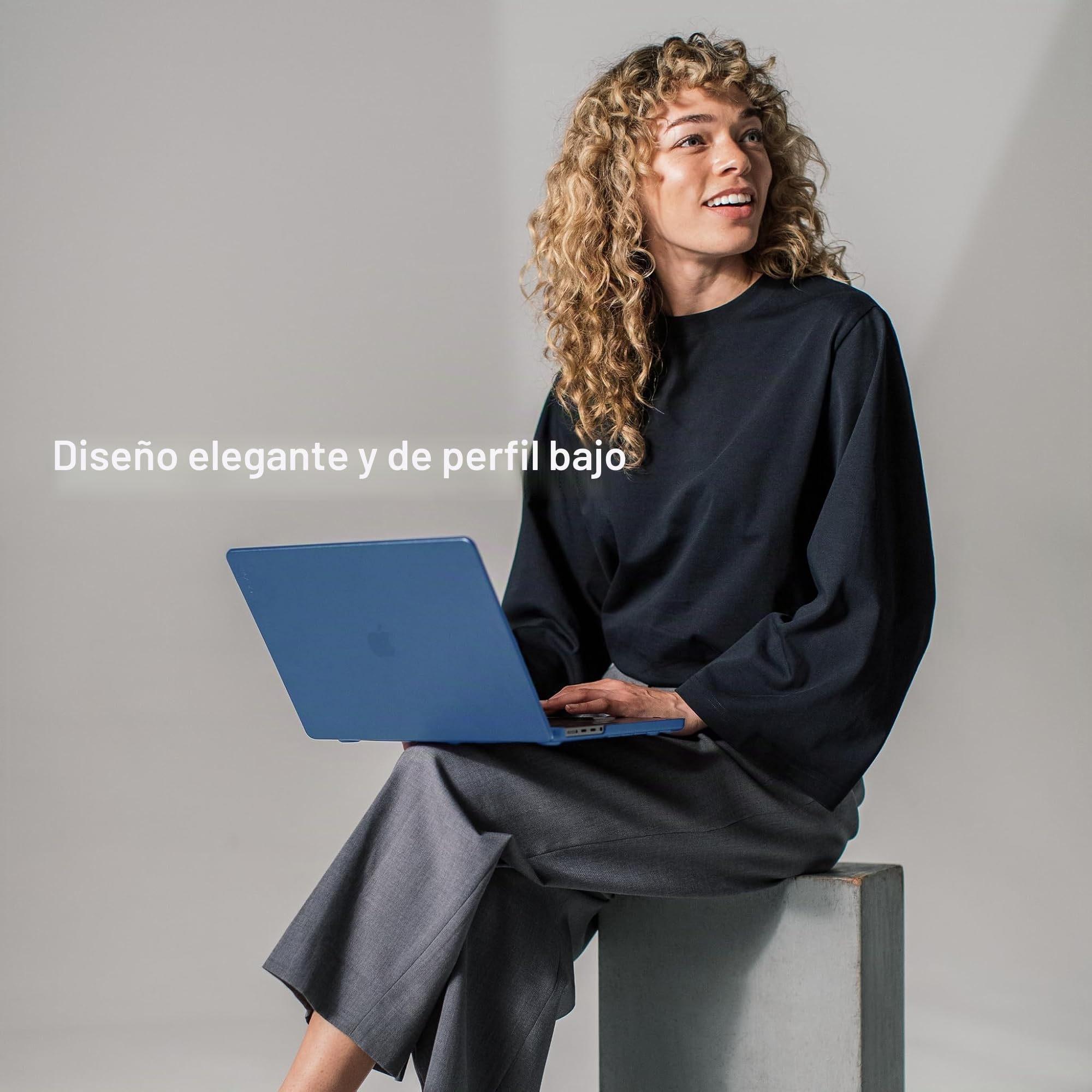 Incase Dots Hardshell with Makrolon® - Carcasa rígida protectora para MacBook Air 13" 2022, 2021, 2020, 2019, 2018 M1 - Resistente a los arañazos y ligera - Cobalto