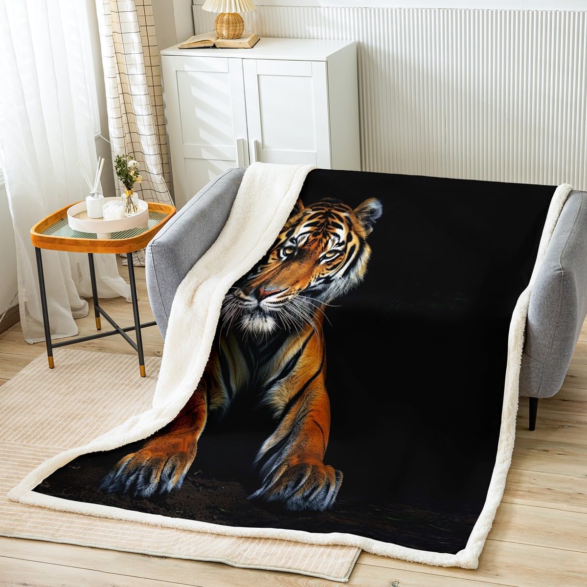 Tiger Warm Plush Blanket Wild Animal Theme Pattern Fleece Throw Blanket Wildlife Style Decor Sherpa Blanket for Sofa Couch Bed Safari Cat Print Fuzzy Blanket Room Decor Twin 60"x80"