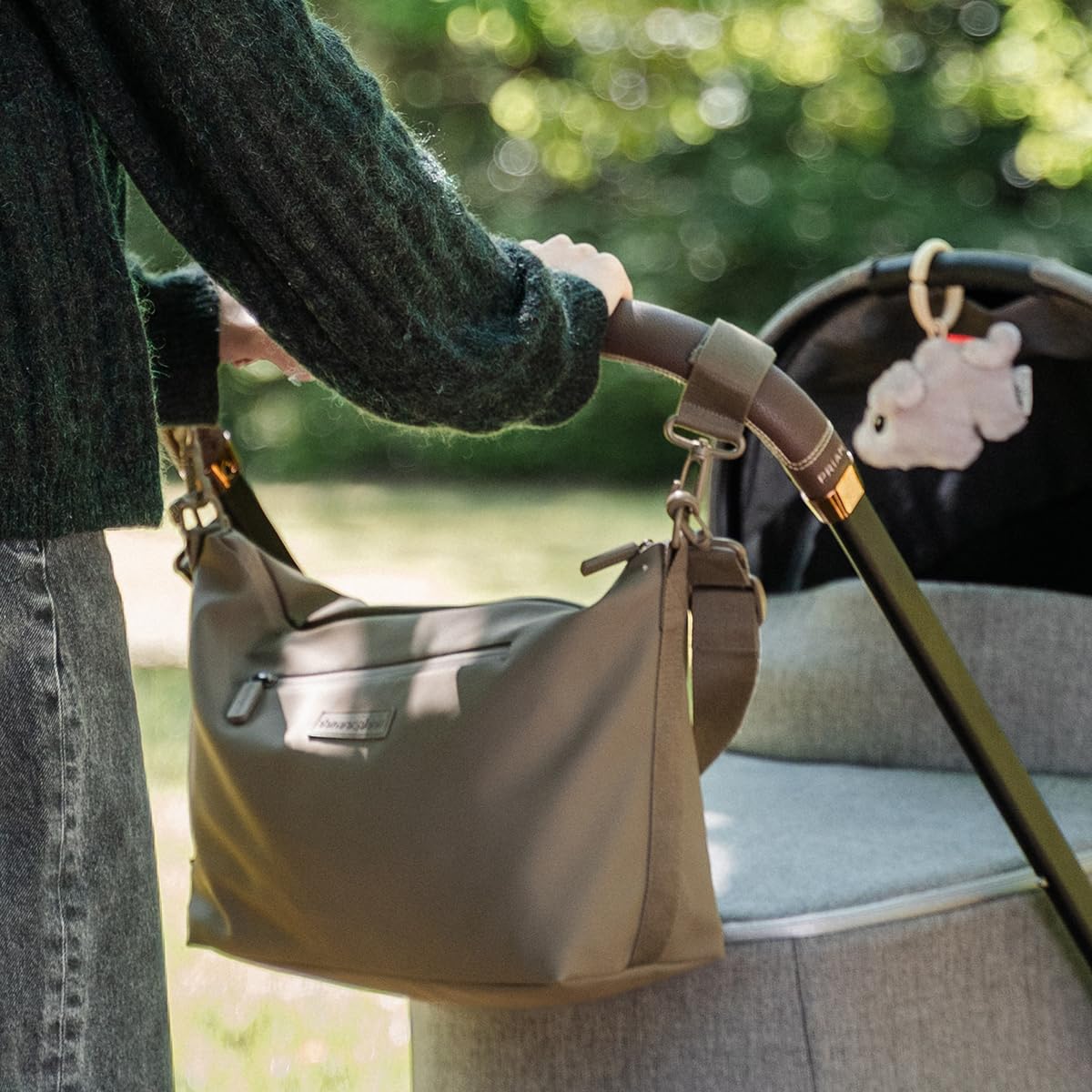 Done by Deer Bolsa para cochecito de bebé, bolsa para pañales, con gancho para cochecito, impermeable, correa ajustable para el hombro, múltiples compartimentos, 10 l, sostenible de poliéster