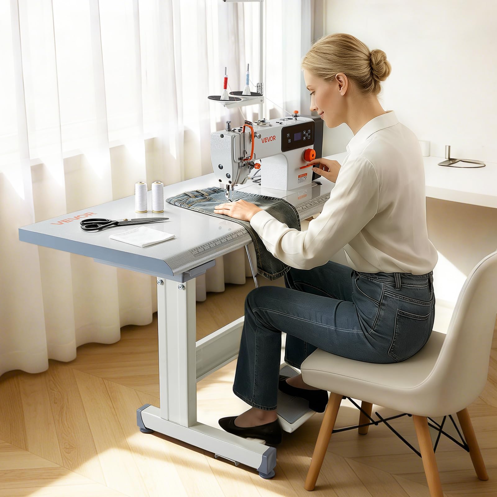 VEVOR Industrienähmaschine, 550-W-Nähmaschinen-Set mit Servomotor & Tischgestell, Automatischem Fadenabschneider, 5000 Stiche/Minute, LCD-Display, LED-Beleuchtung, für Baumwolle & Denim