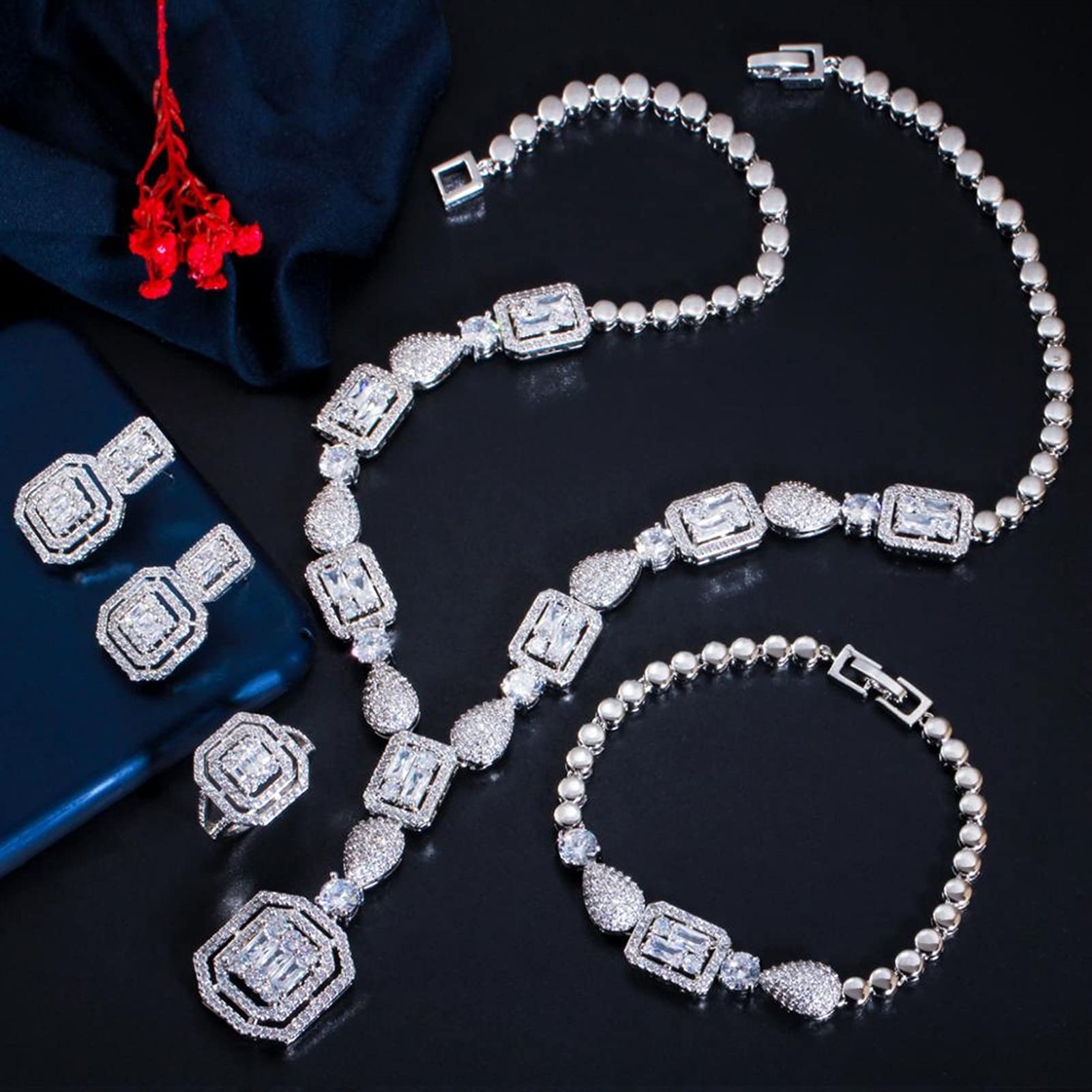 Schmuck 4 Stück weiße Zirkonia Frauen Hochzeit Kostüm Schmuck Sets für Bridesi Gold Farbe Party Zubehör