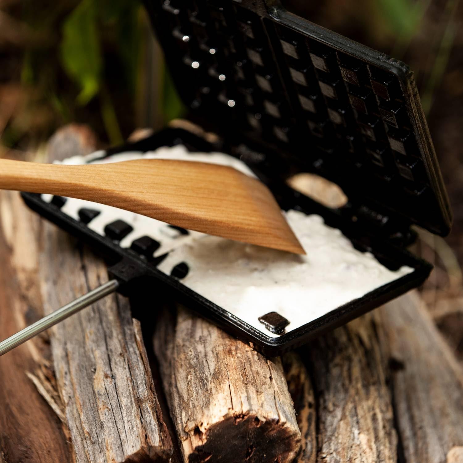 Petromax Hinged Campfire Waffle Iron for Grill or Campsite, Cast Iron with Wooden Handles, 28.3 inches Long